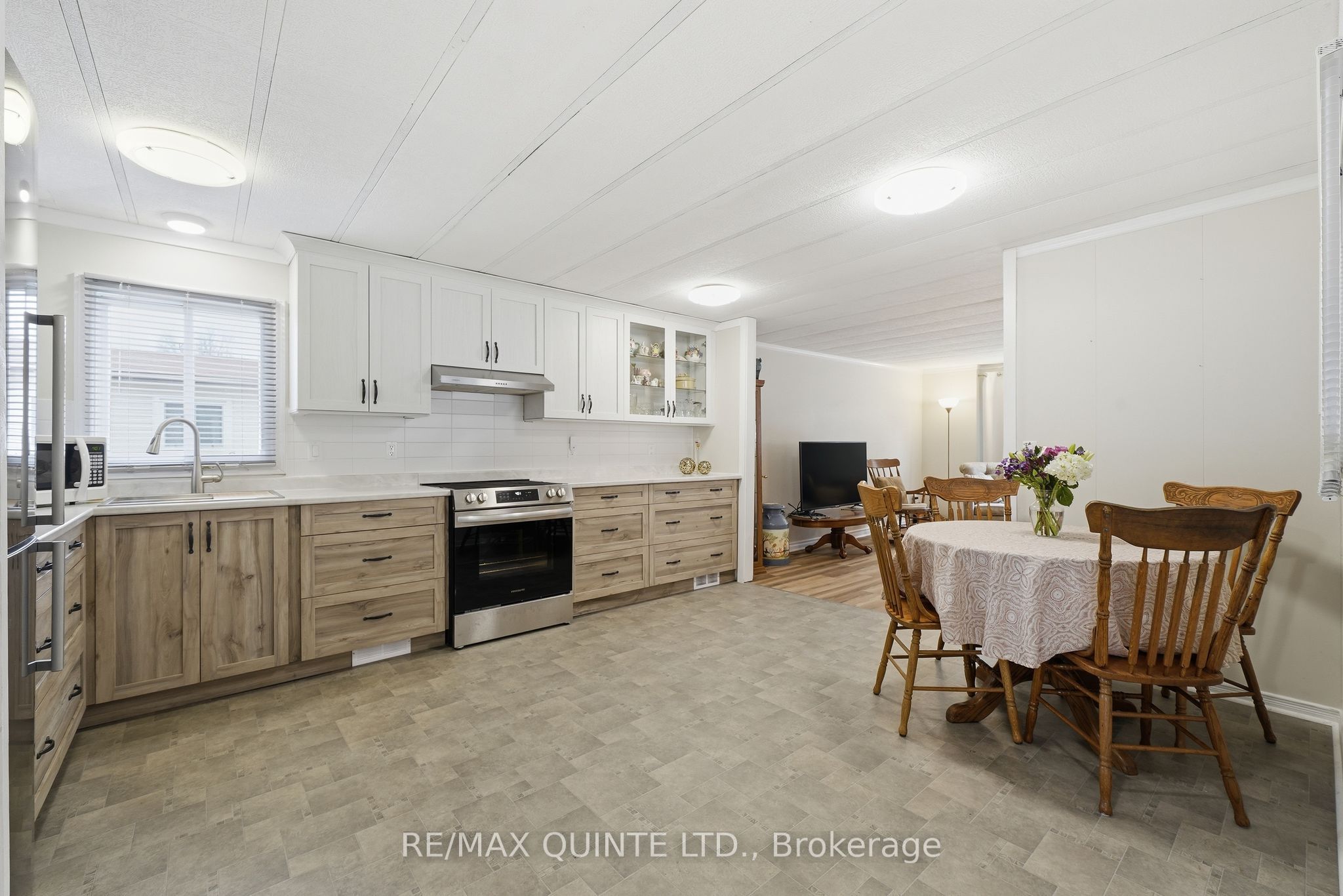 7 Finch Lane Property Photo 17