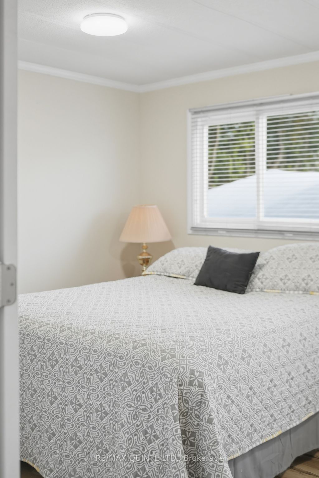 7 Finch Lane Property Photo 21