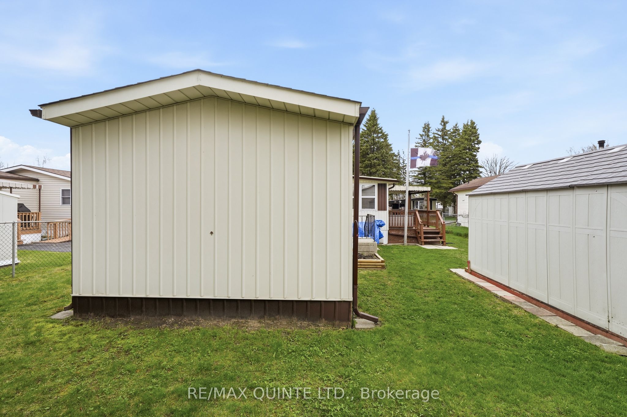 7 Finch Lane Property Photo 33