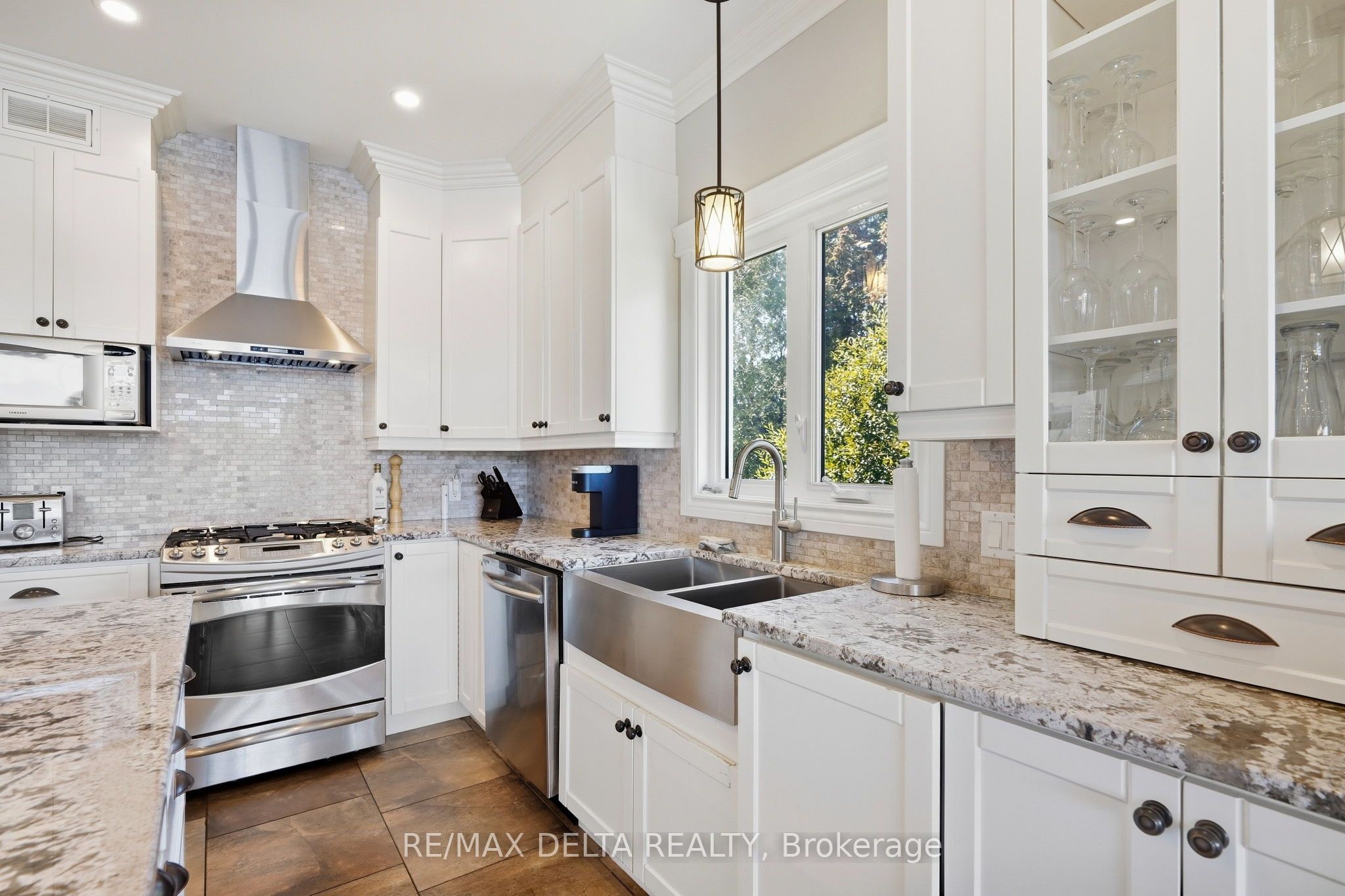 2416 Bay Road Property Photo 24
