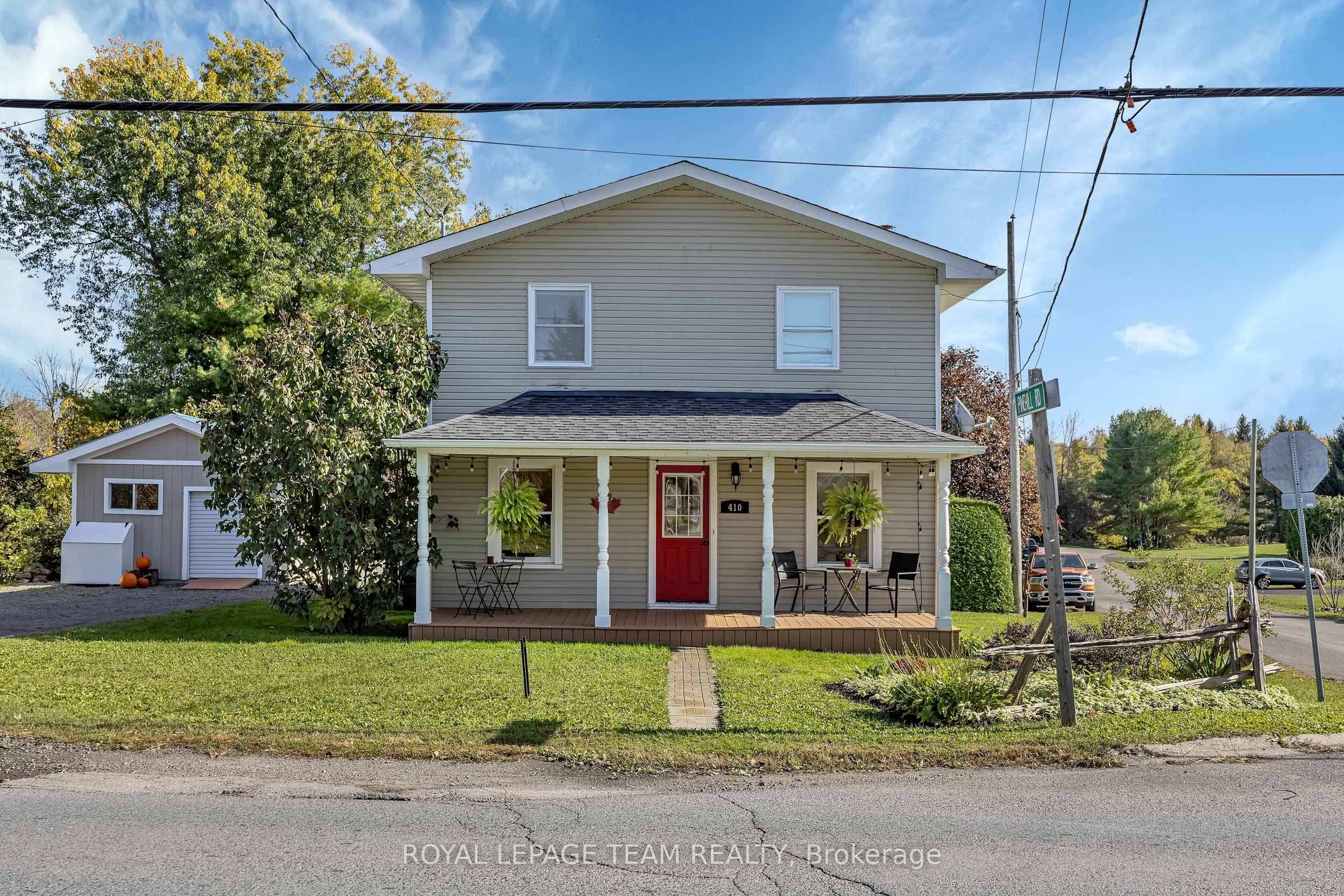 410 Clothier Street W Property Photo 1