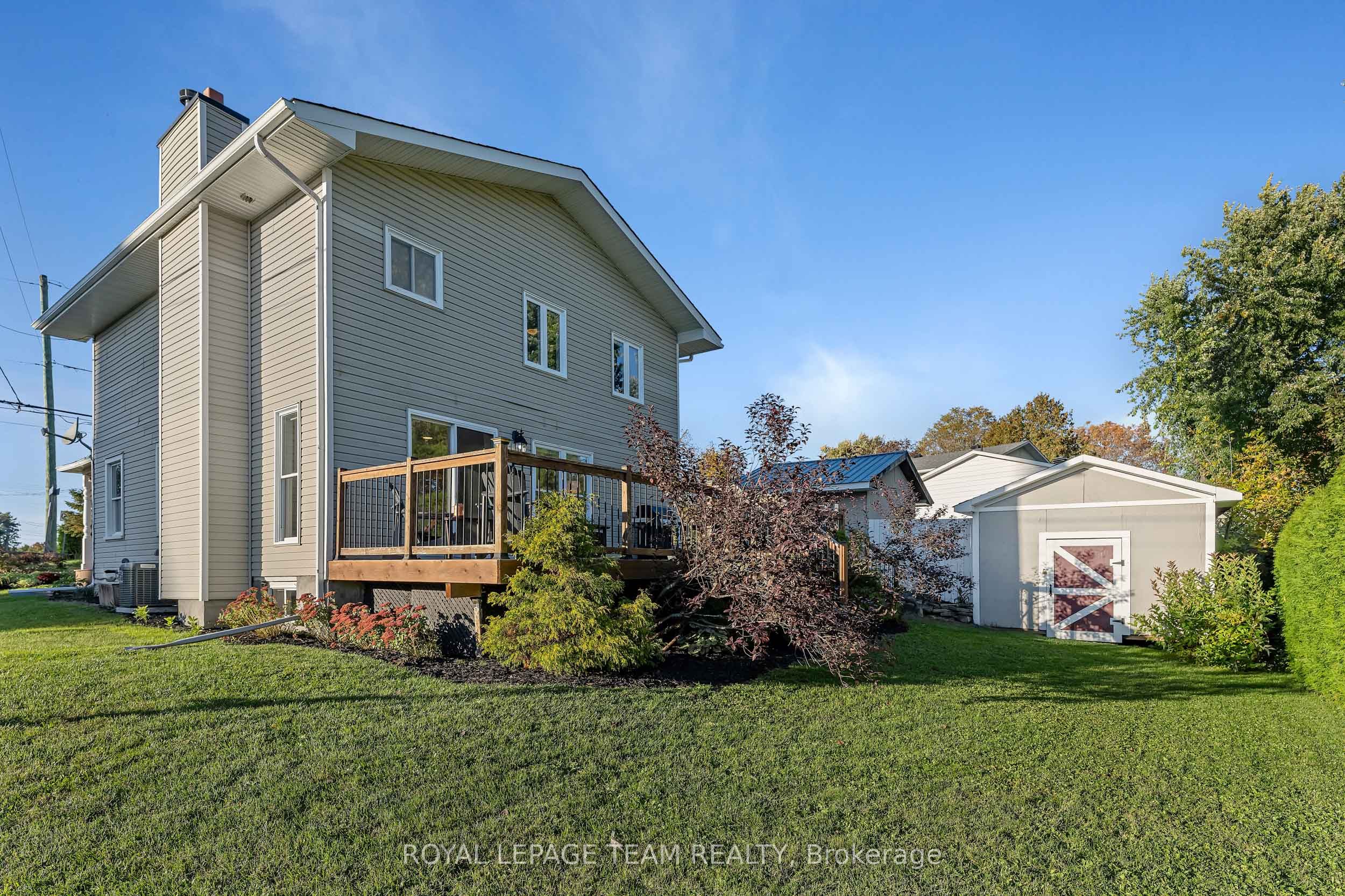 410 Clothier Street W Property Photo 40