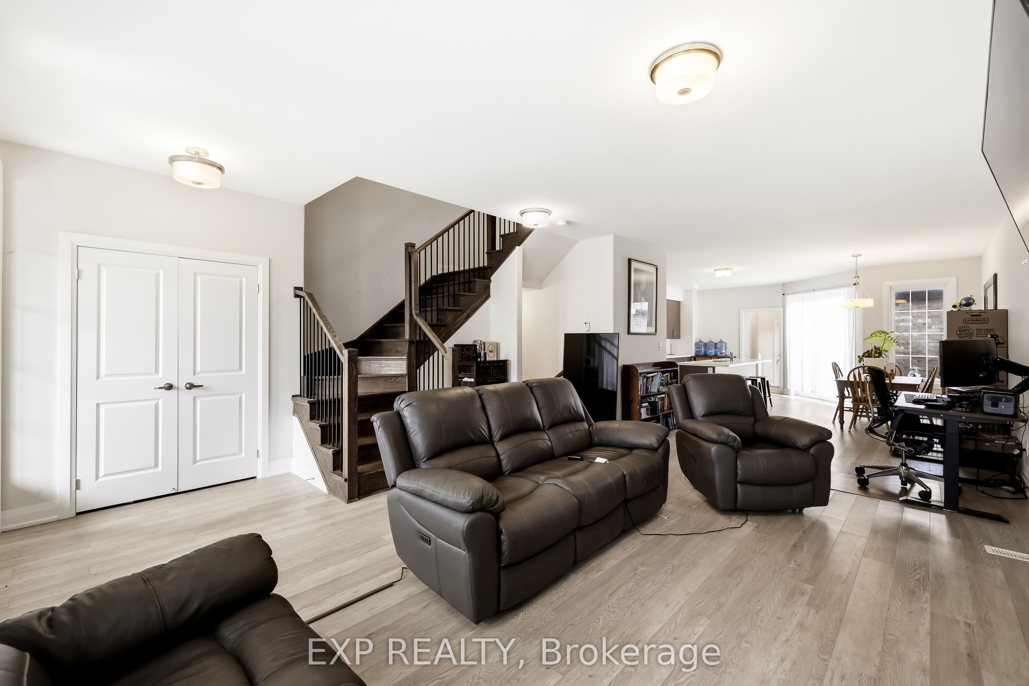 294 Noftall Gardens Property Photo 7