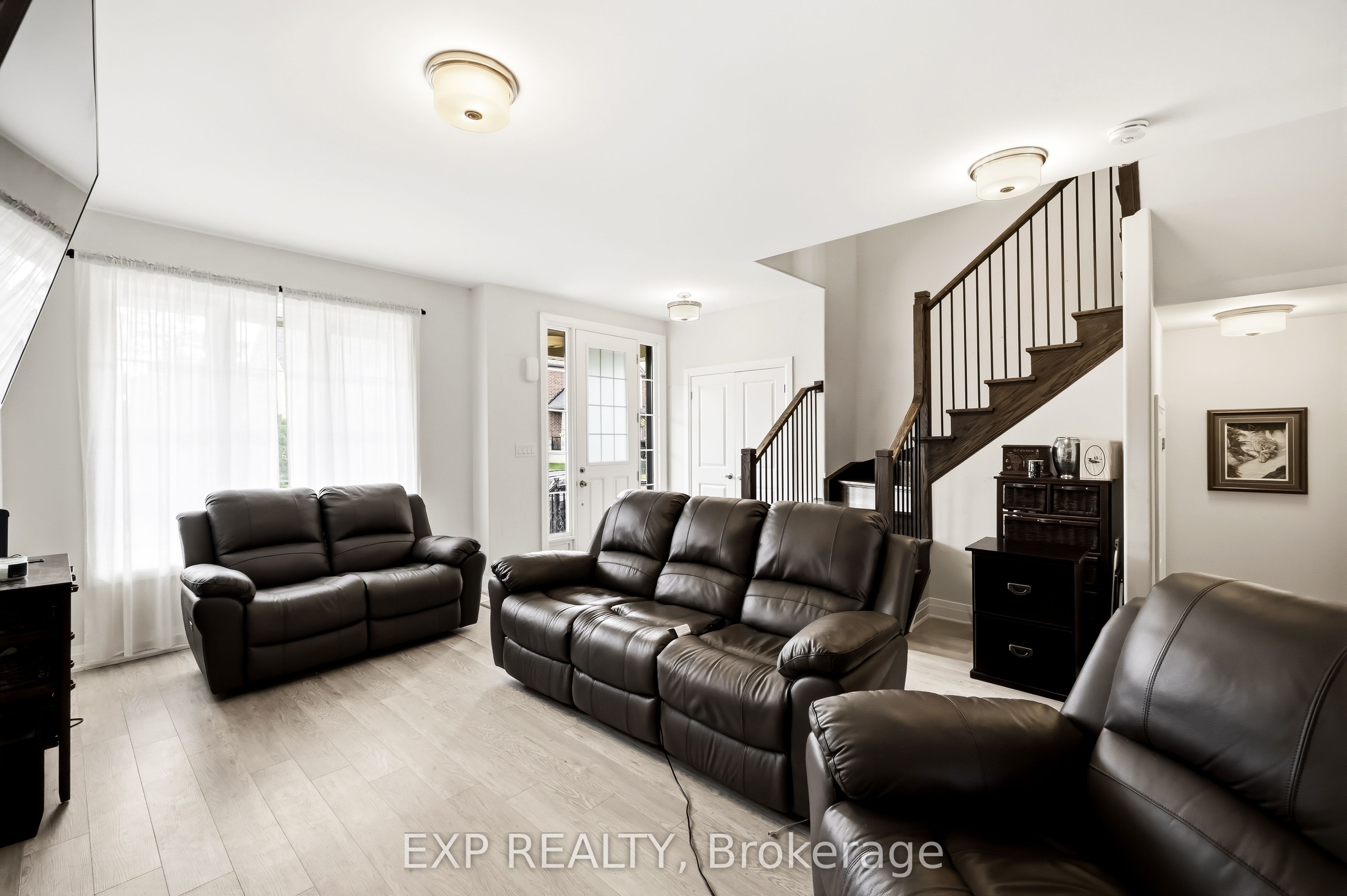294 Noftall Gardens Property Photo 8