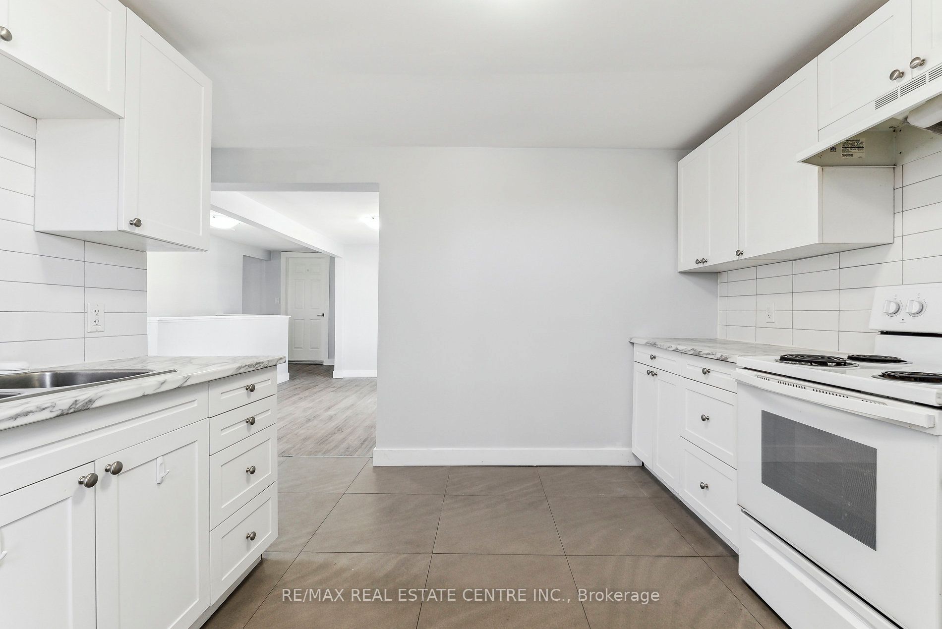 221 Owen Sound Street Property Photo 19