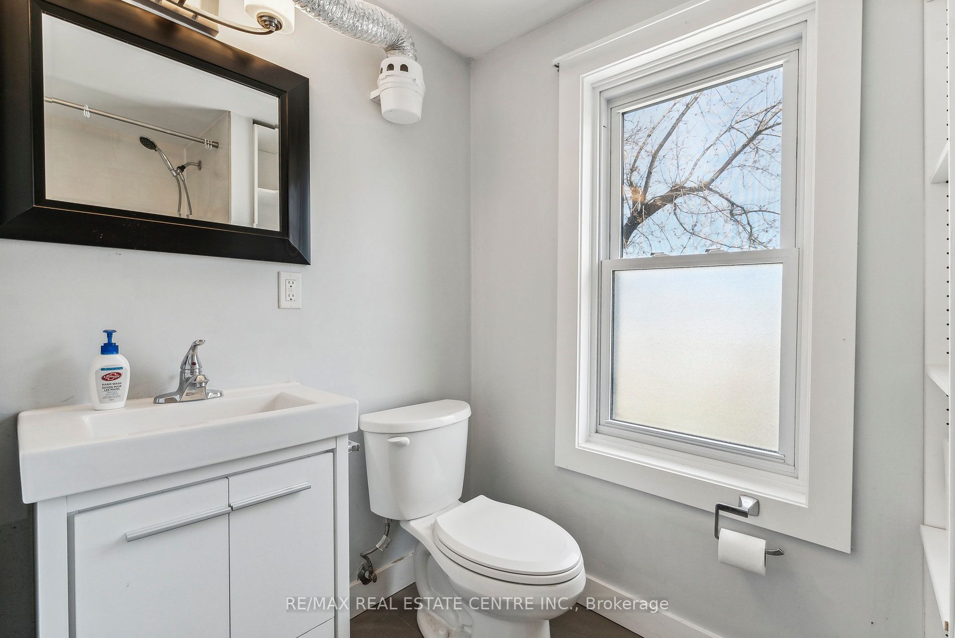 221 Owen Sound Street Property Photo 27