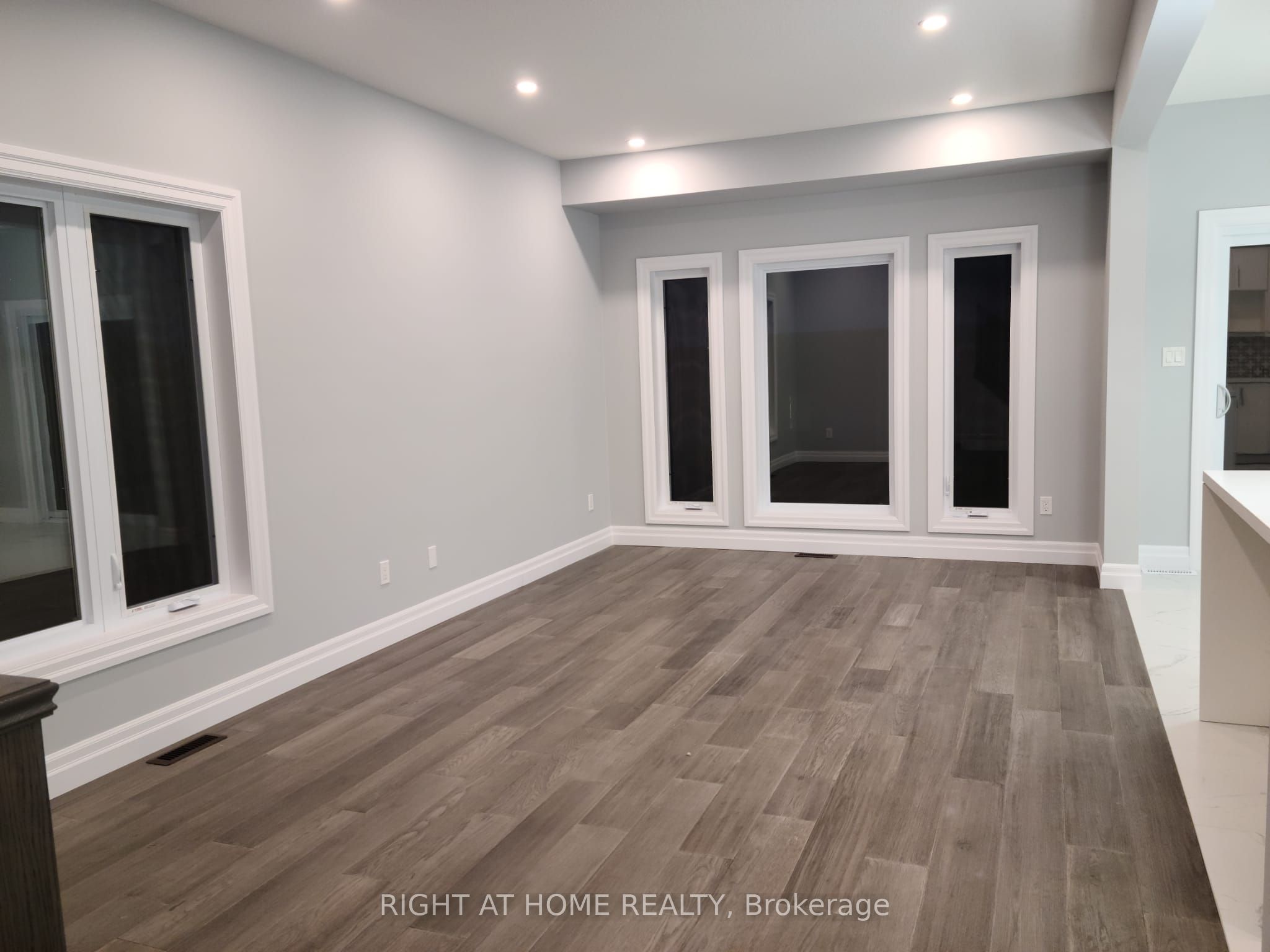1515 Dylan Street Upper Property Photo 6