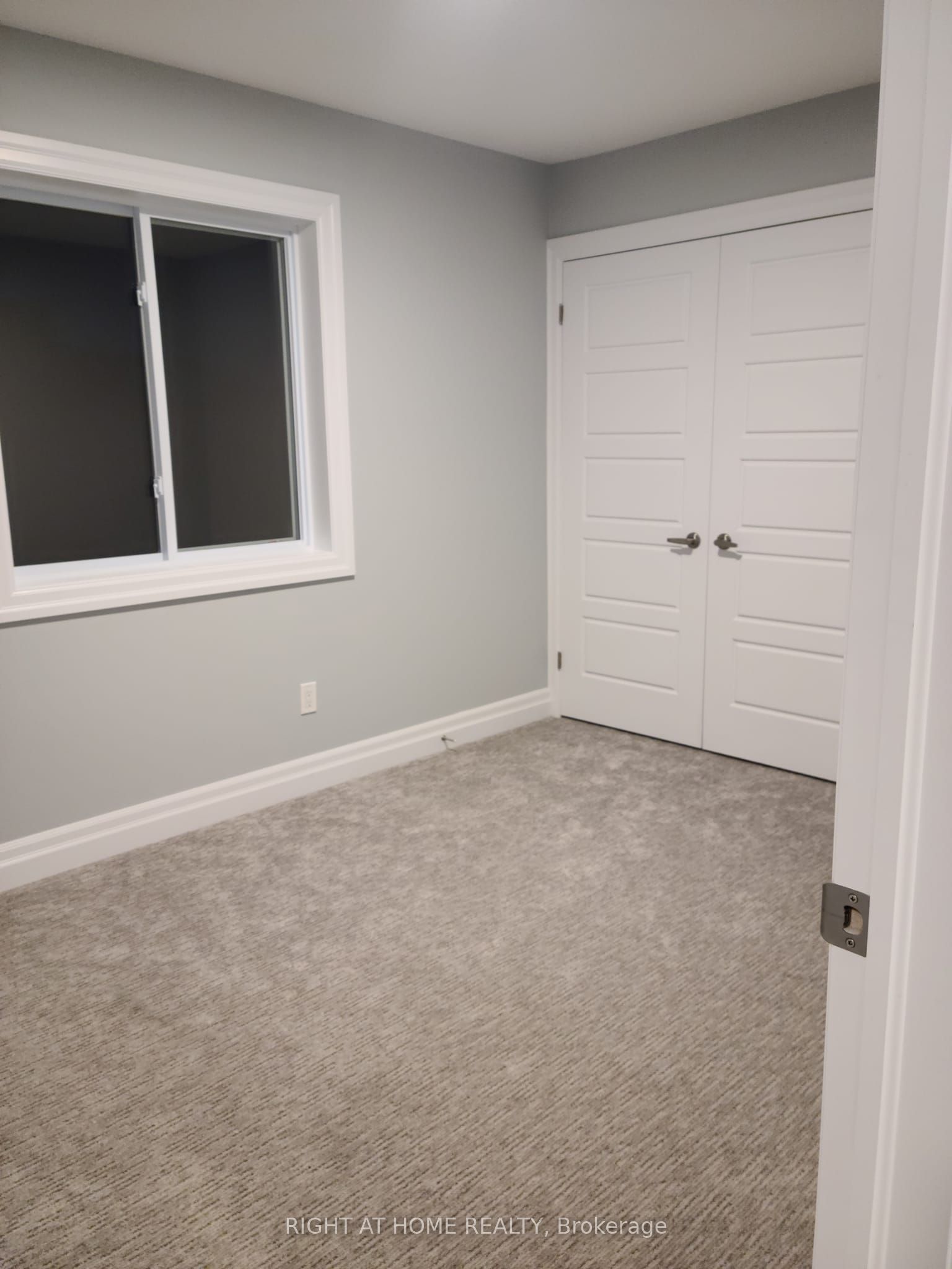 1515 Dylan Street Upper Property Photo 11
