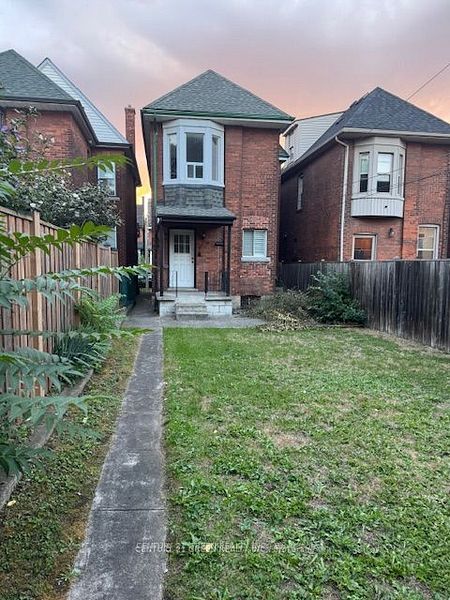 37 Gladstone Avenue