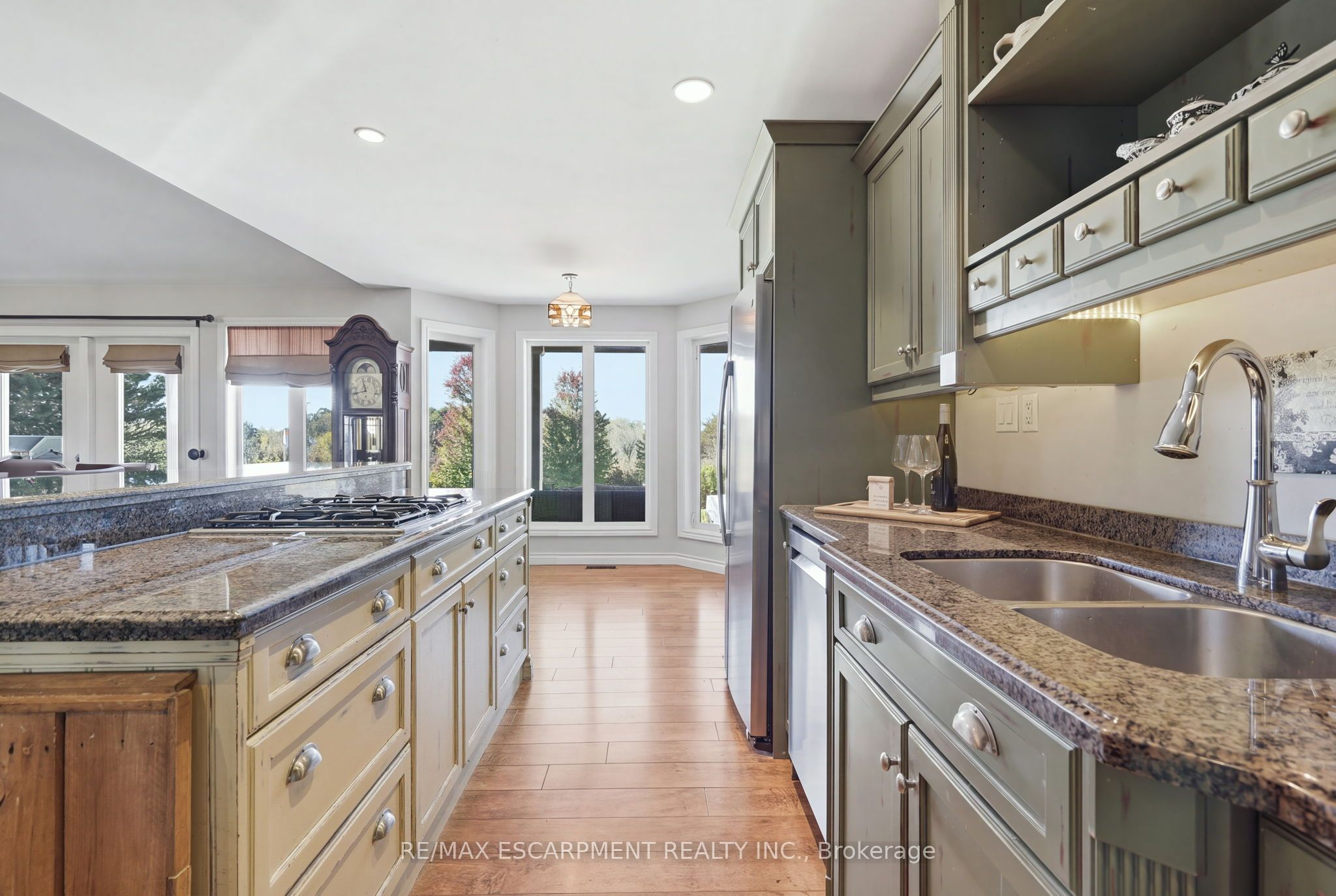 860 Regional Road 27 Property Photo 11