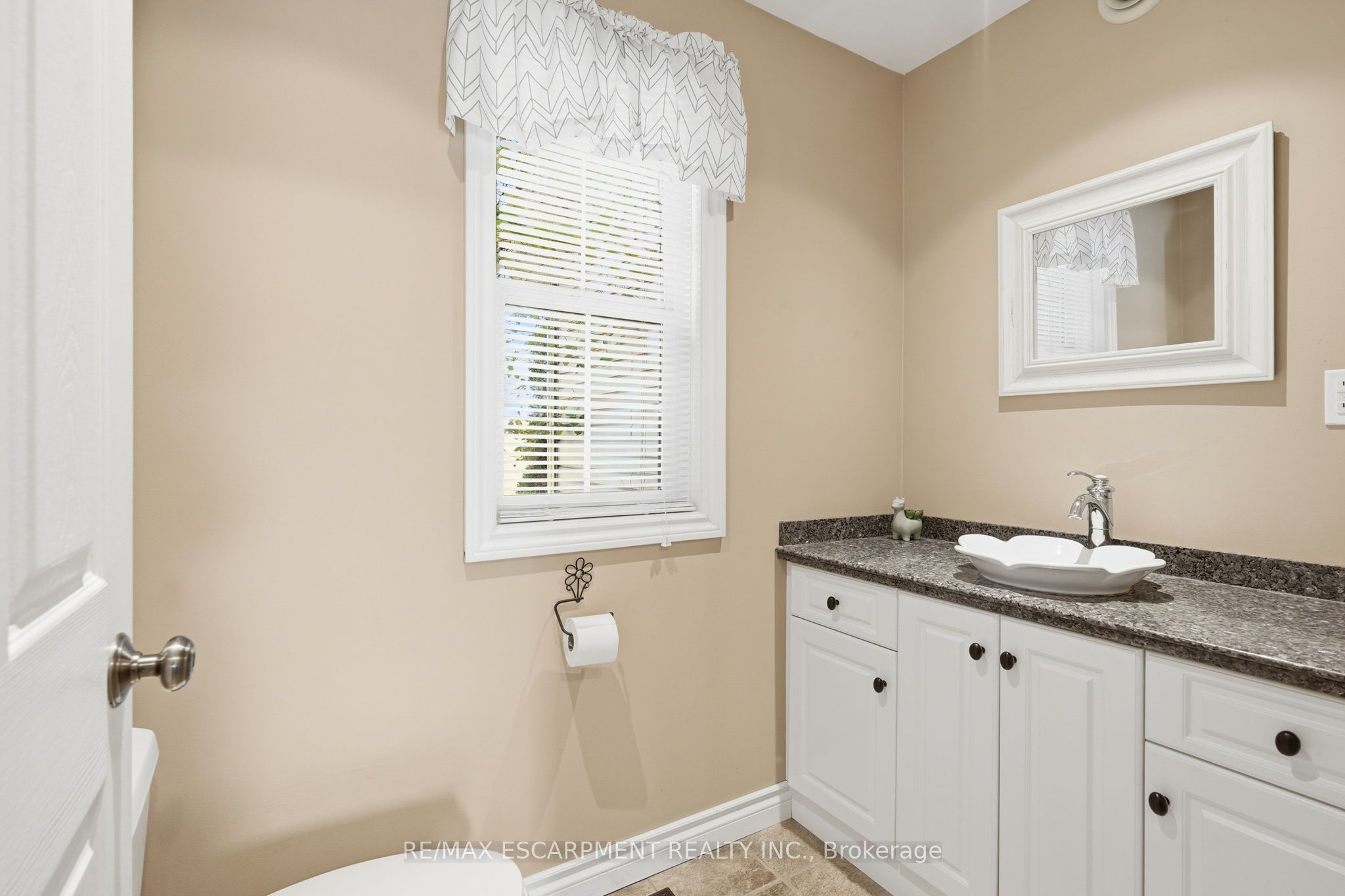 860 Regional Road 27 Property Photo 22