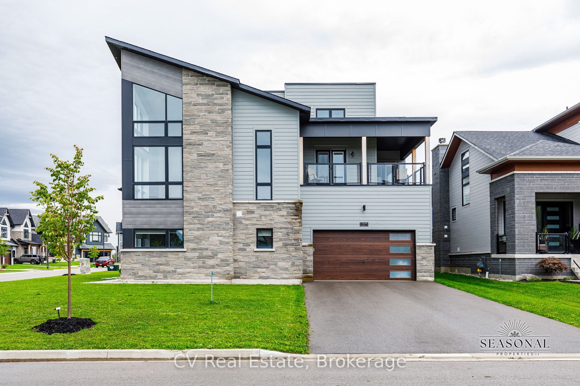 157 Springside Crescent Property Photo 1