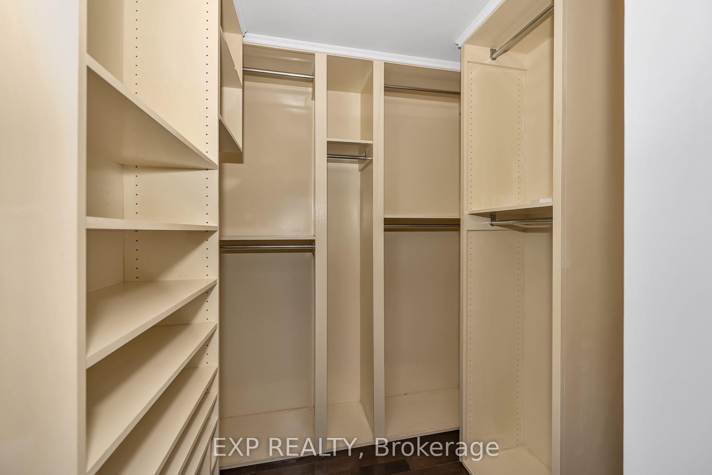 557 Glenview Road Property Photo 16