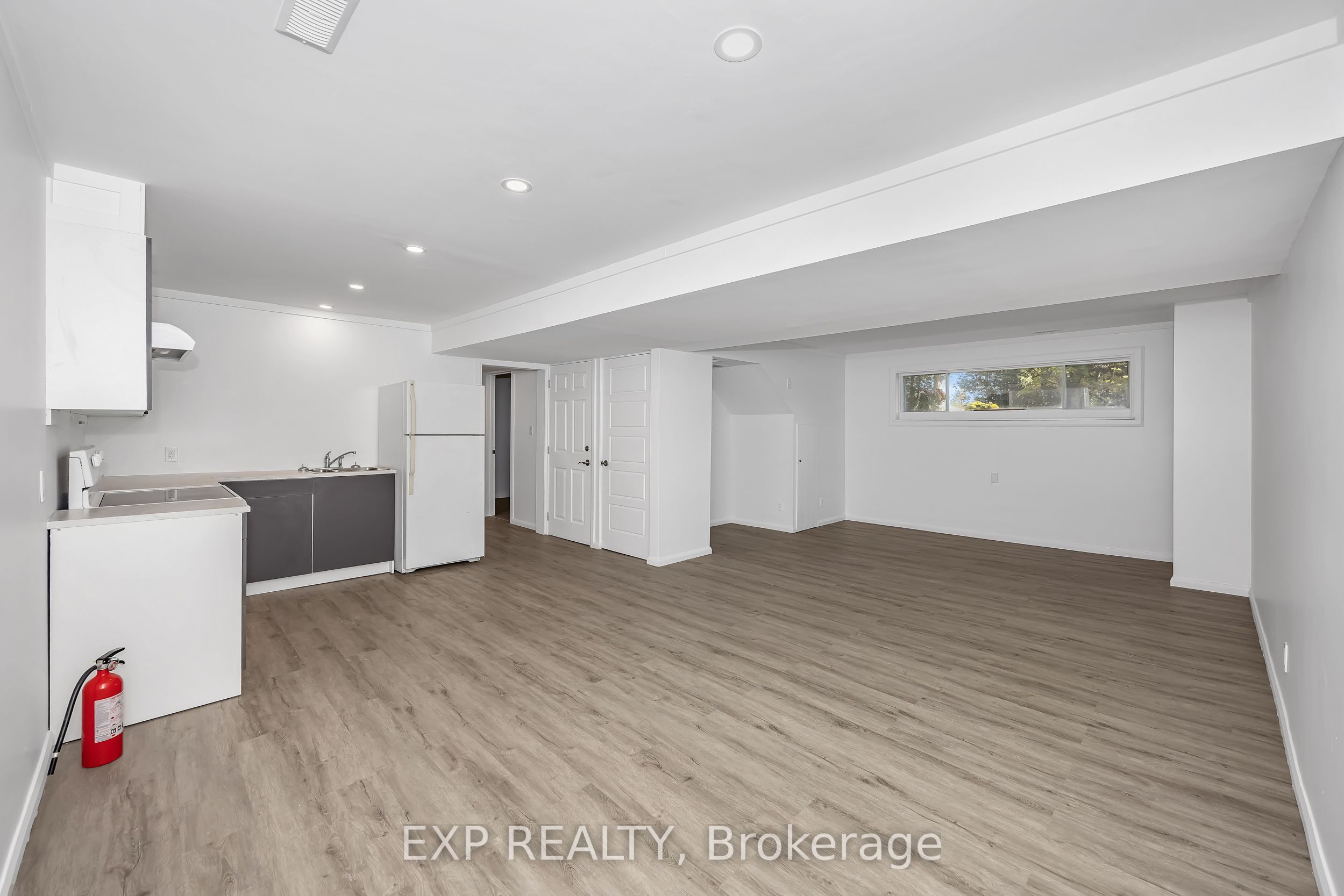 557 Glenview Road Property Photo 23