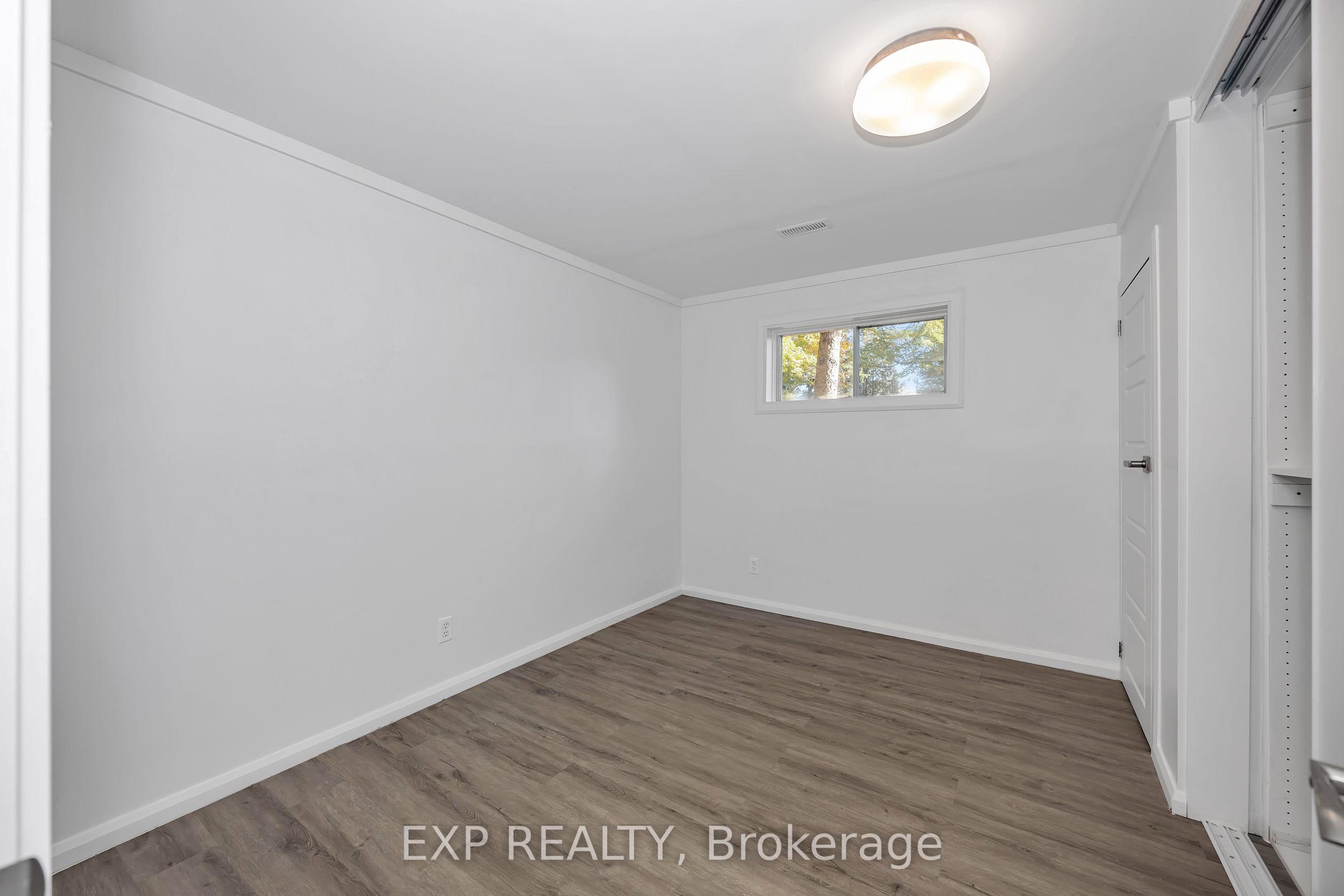 557 Glenview Road Property Photo 26