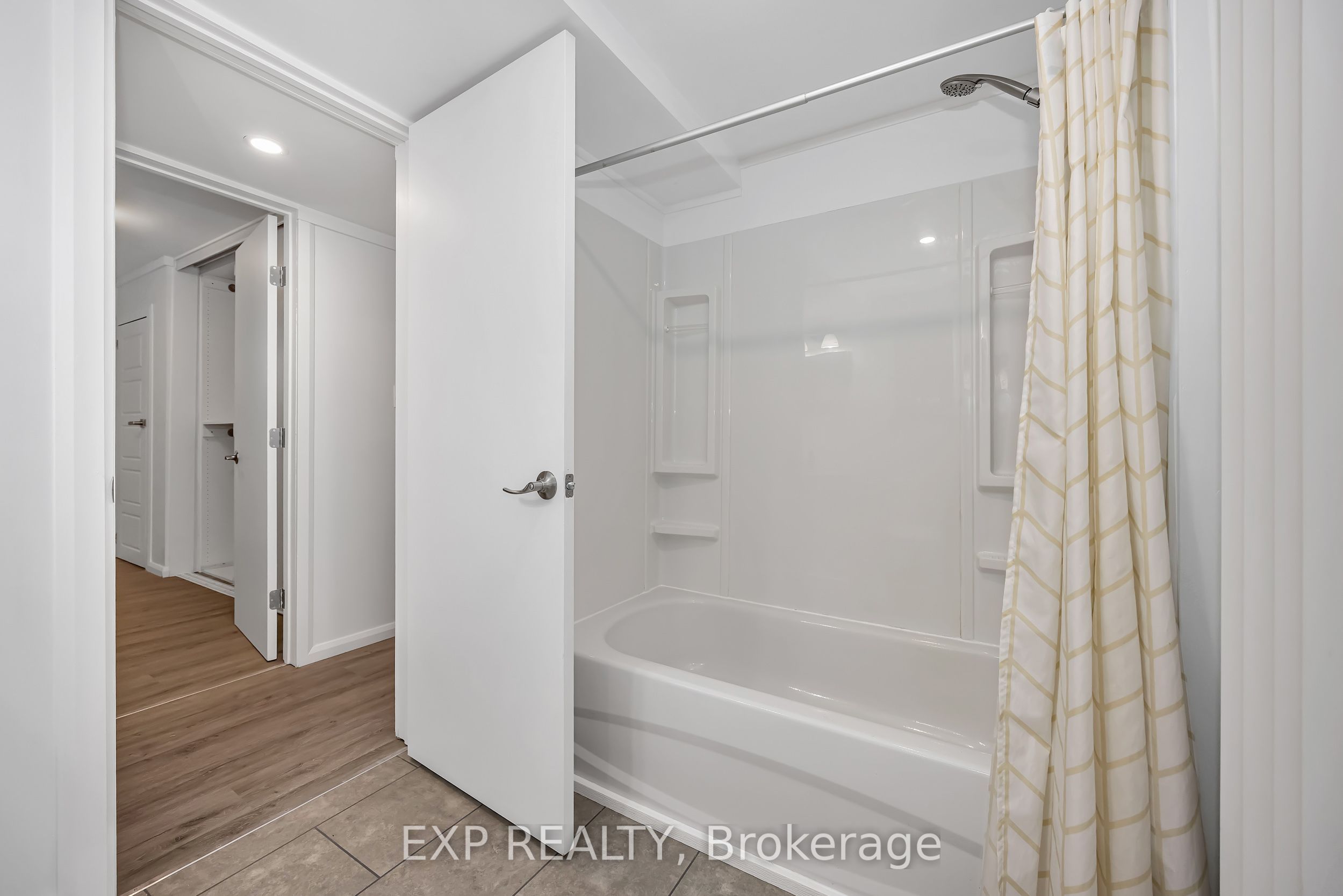 557 Glenview Road Property Photo 28