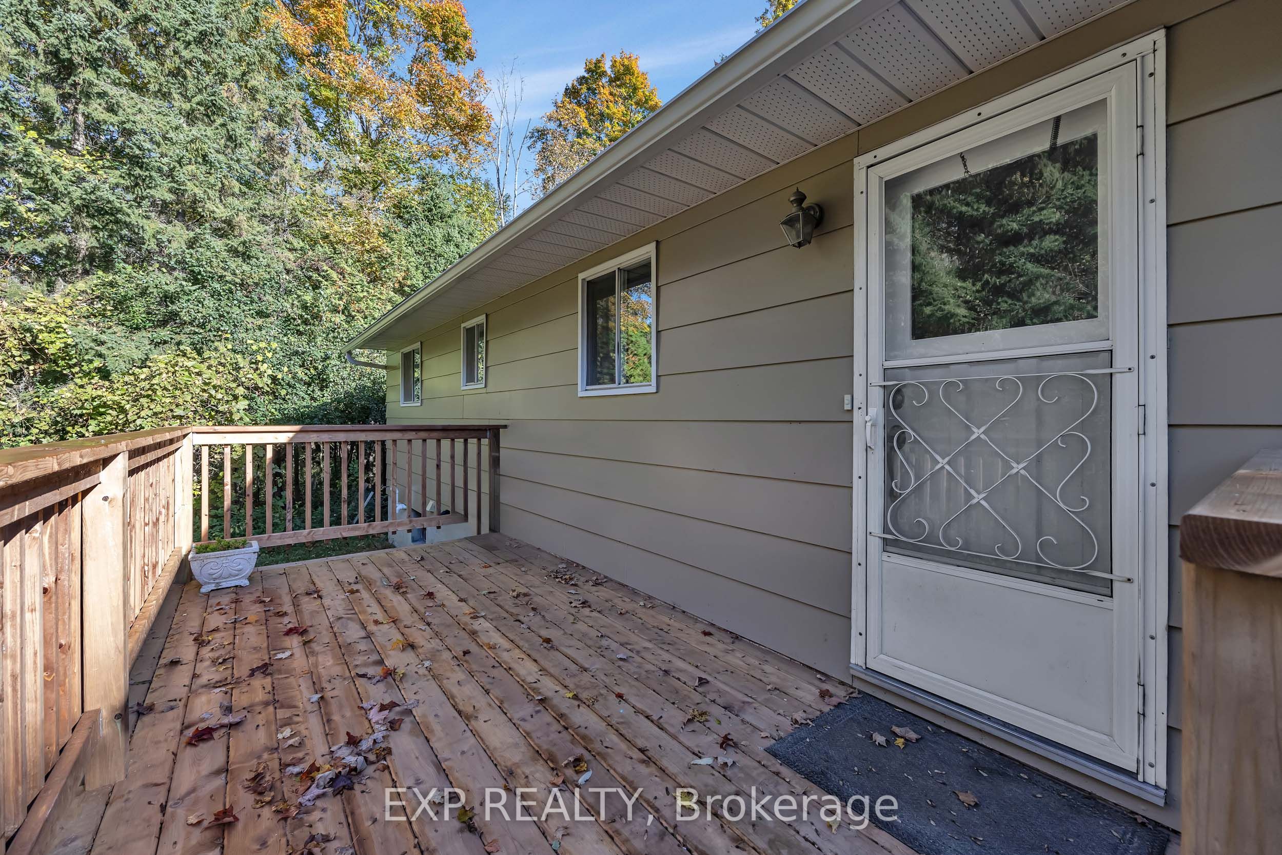 557 Glenview Road Property Photo 31