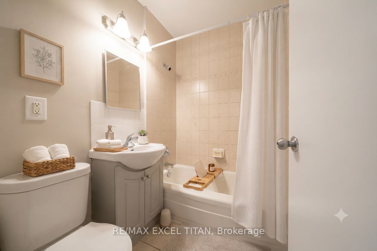 468 Ottawa Street 639d Property Photo 9