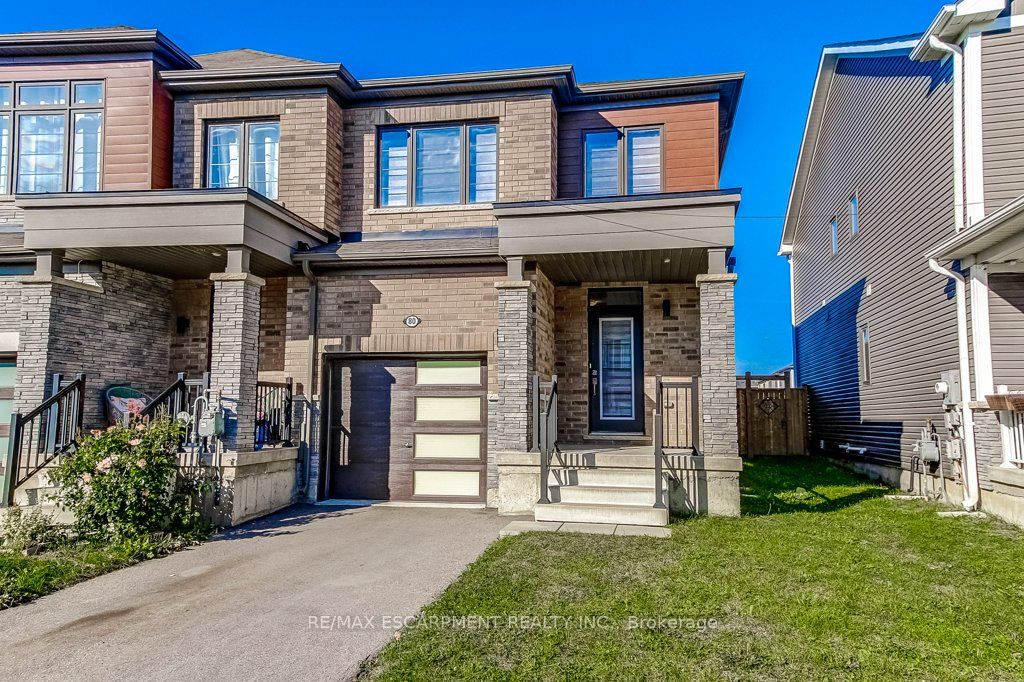 80 Oaktree Drive Property Photo 1