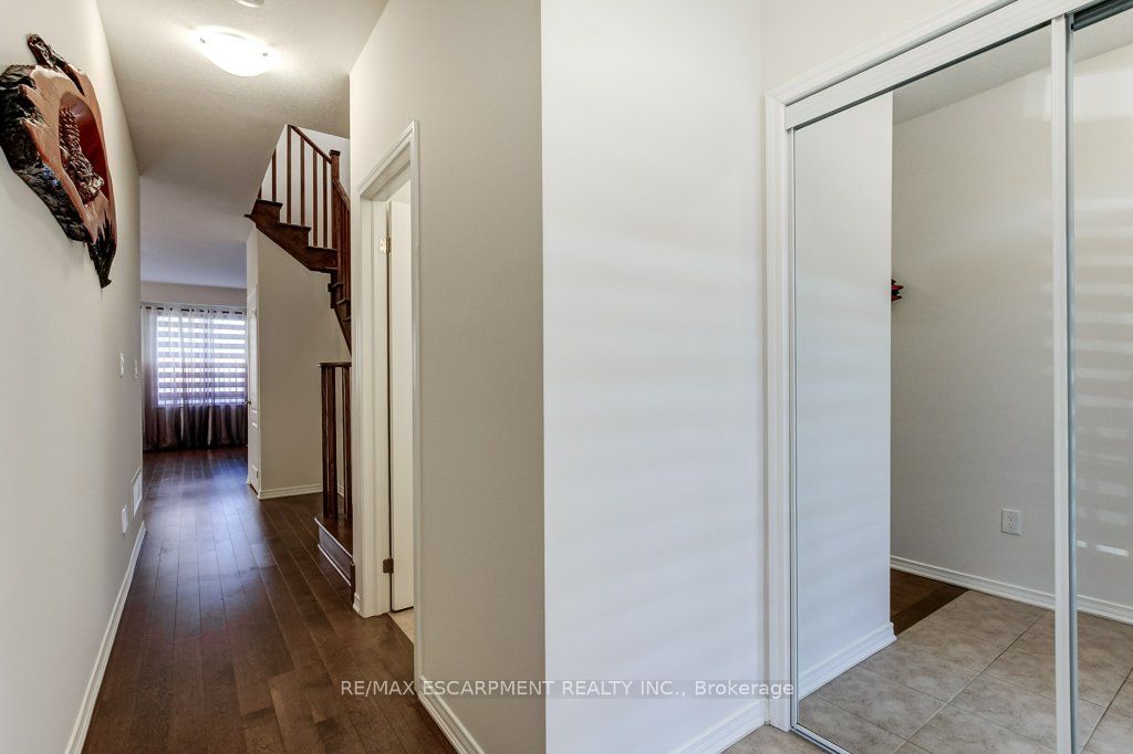 80 Oaktree Drive Property Photo 6