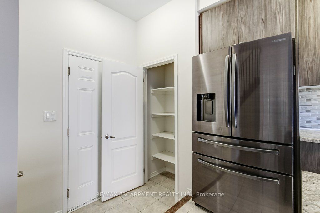 80 Oaktree Drive Property Photo 22