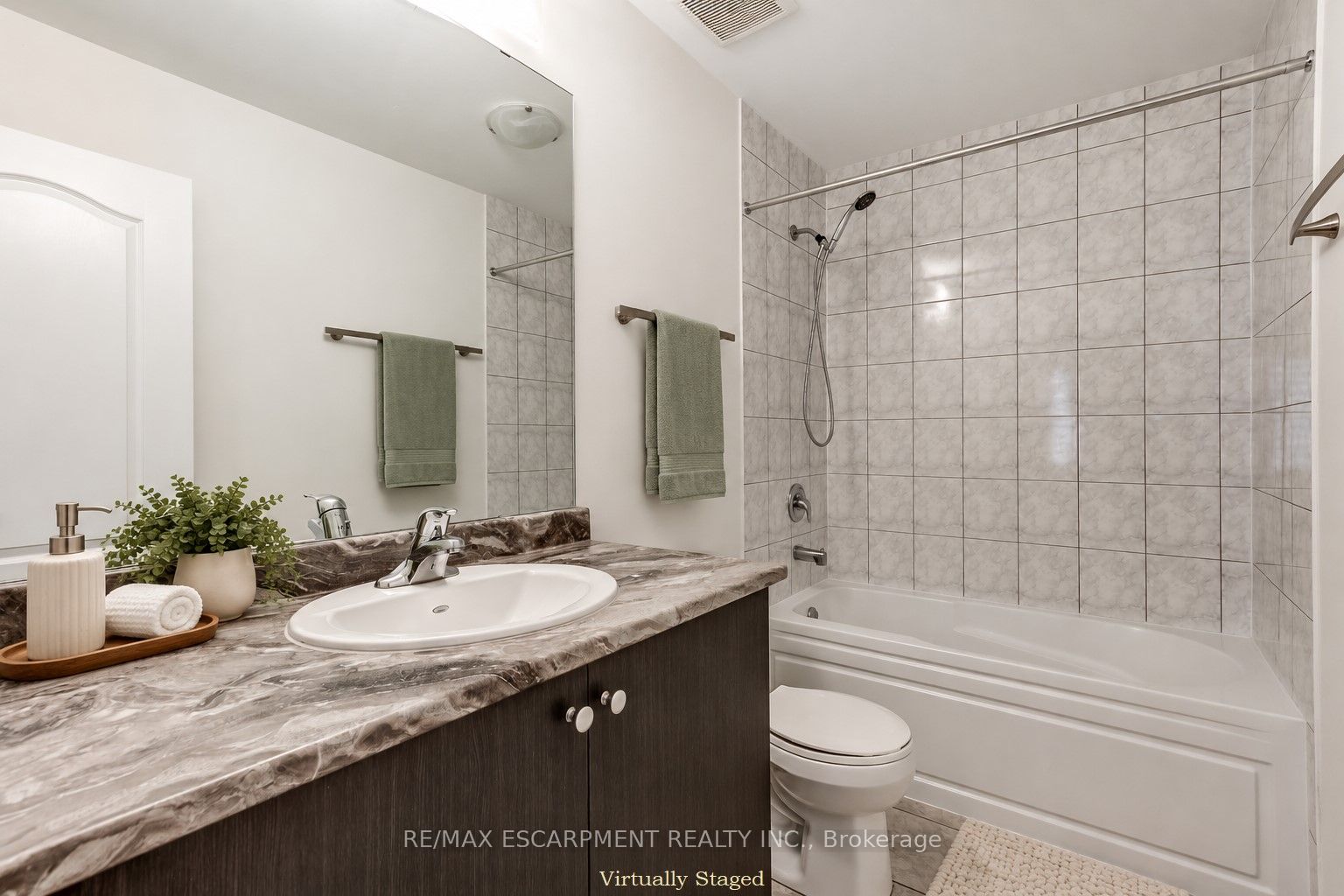 80 Oaktree Drive Property Photo 39