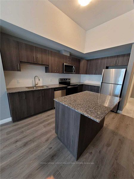 108 Garment Street 408 Property Photo 6