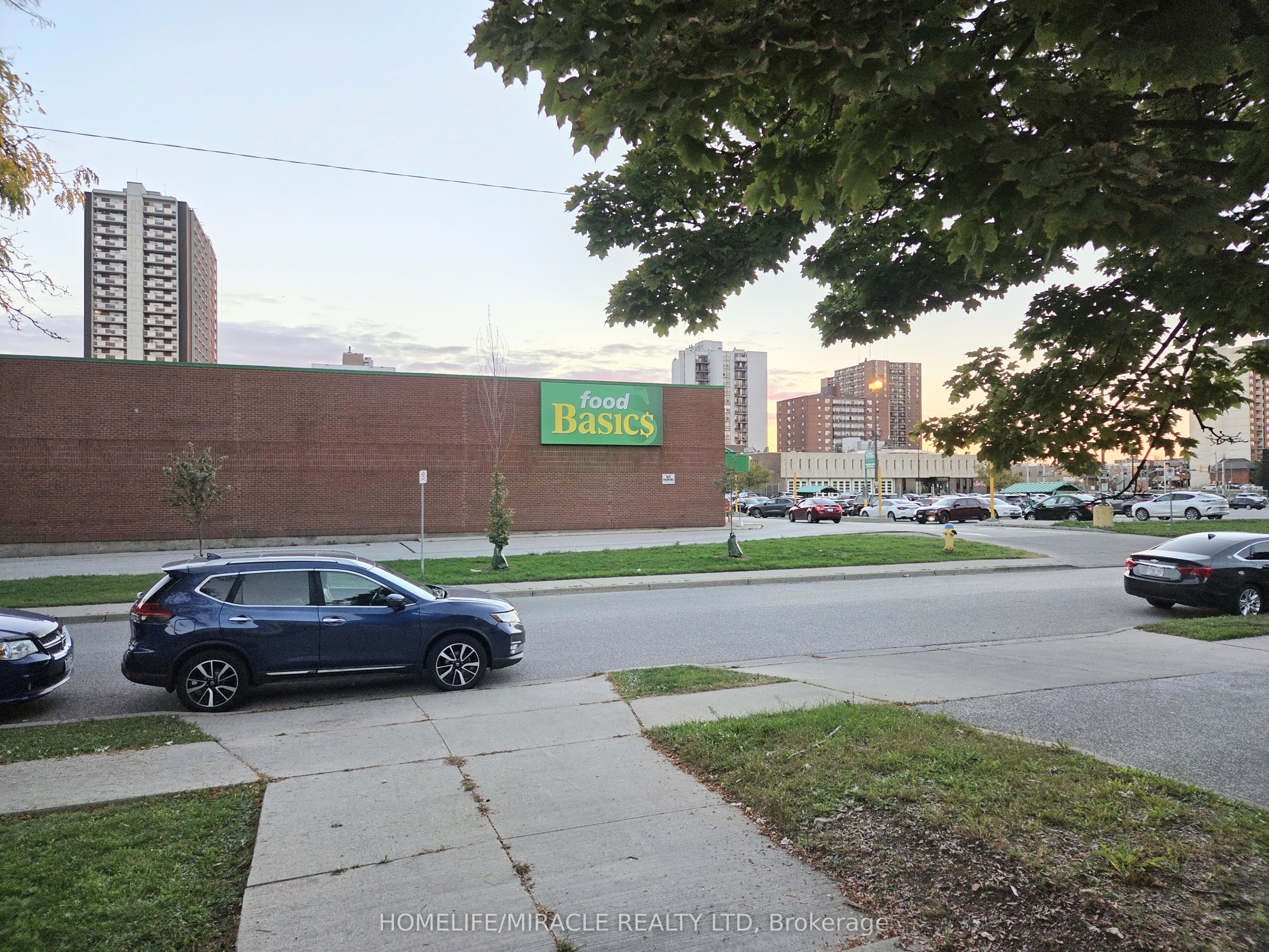 908 Windsor Avenue Property Photo 4