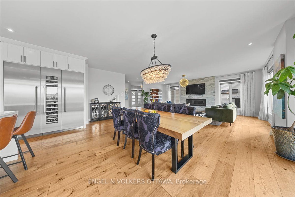 348 St-tropez Street Property Photo 7