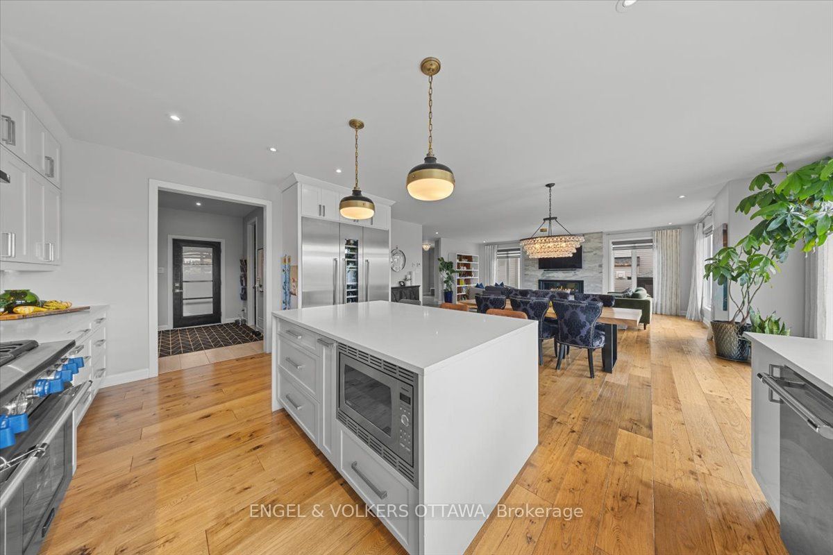 348 St-tropez Street Property Photo 14