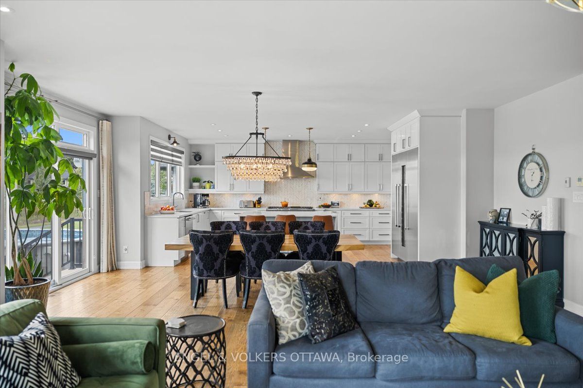348 St-tropez Street Property Photo 19