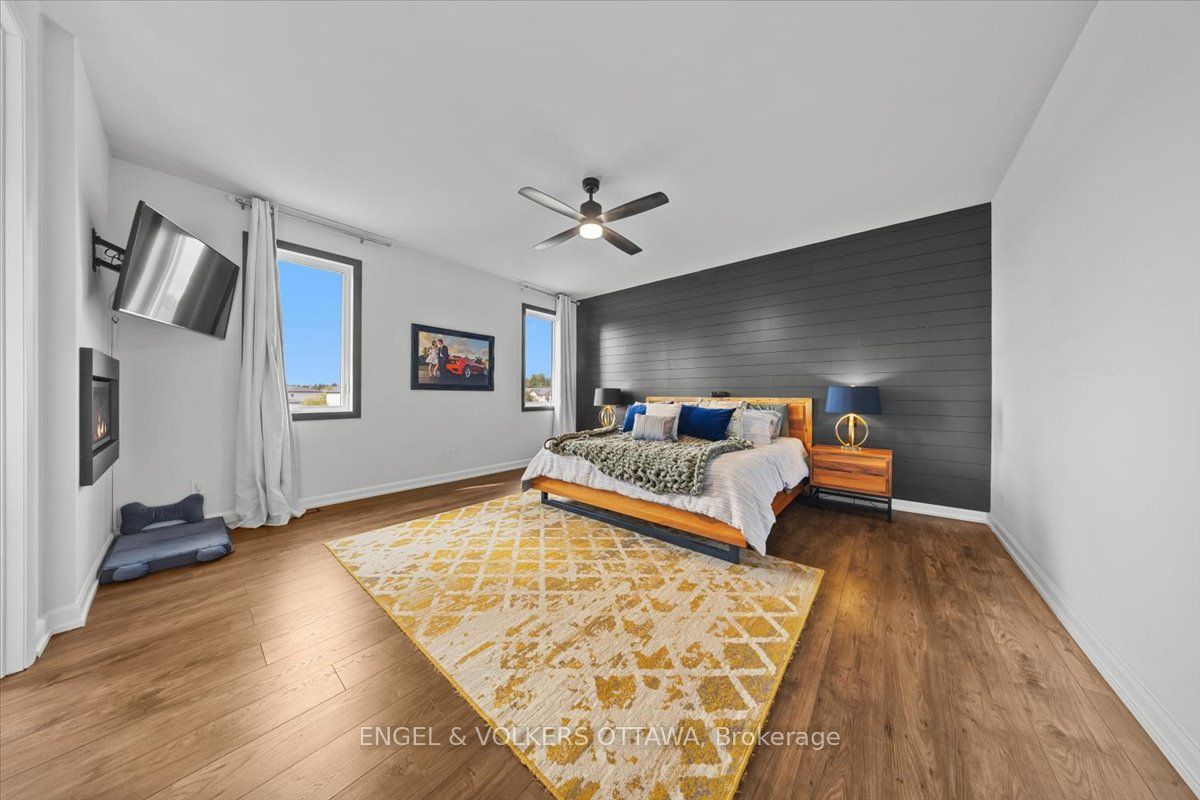 348 St-tropez Street Property Photo 25