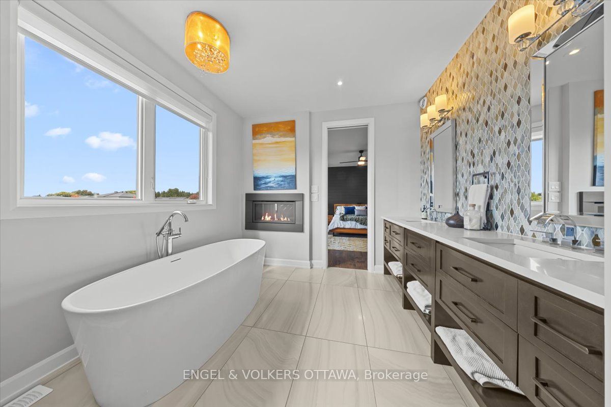348 St-tropez Street Property Photo 26