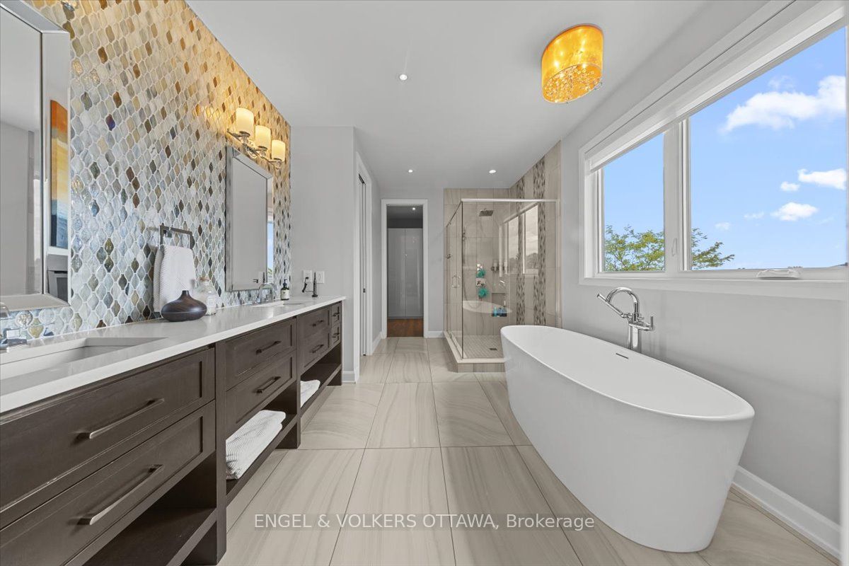348 St-tropez Street Property Photo 27