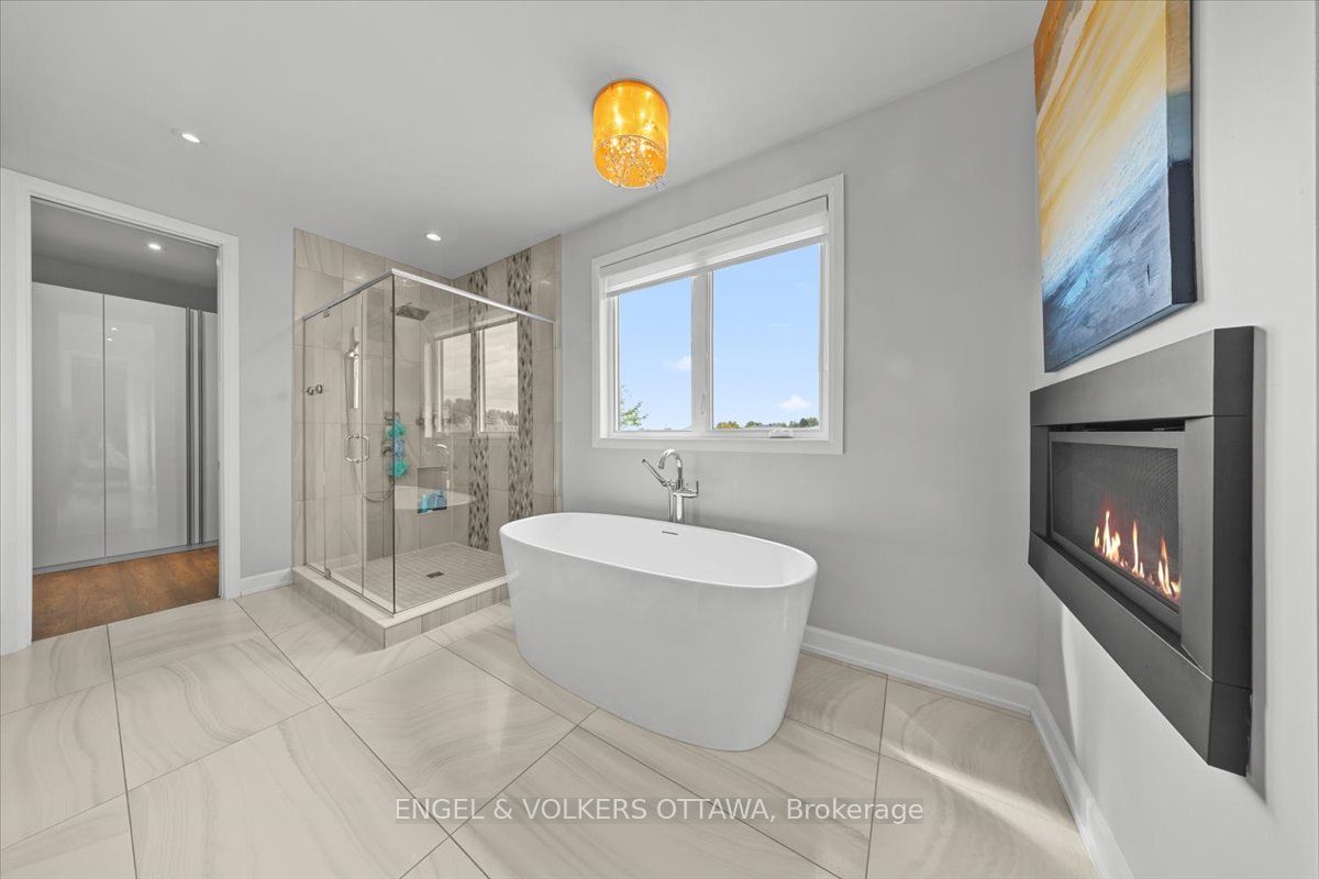 348 St-tropez Street Property Photo 28