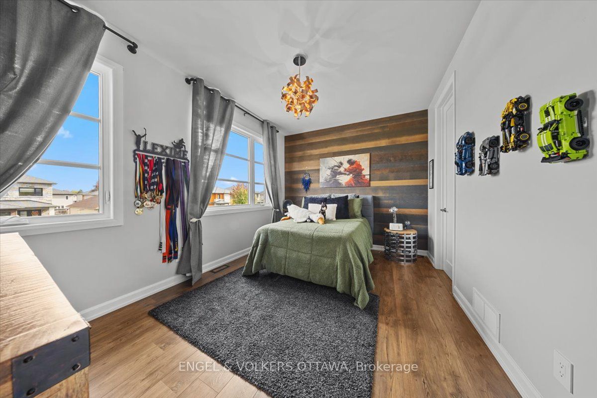 348 St-tropez Street Property Photo 33