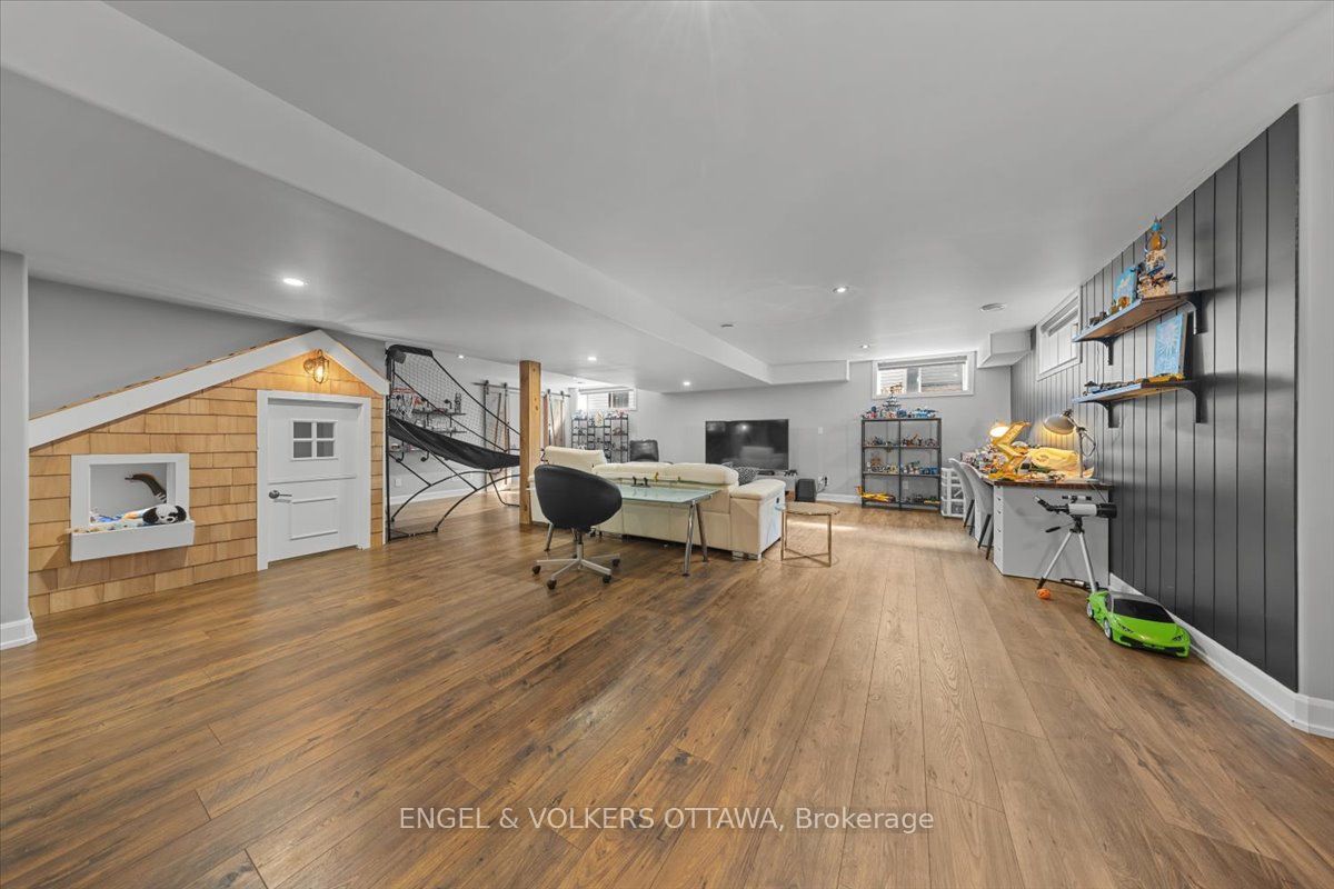 348 St-tropez Street Property Photo 39