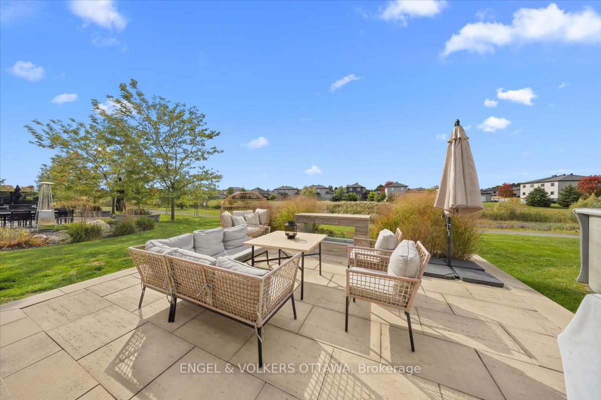 348 St-tropez Street Property Photo 42