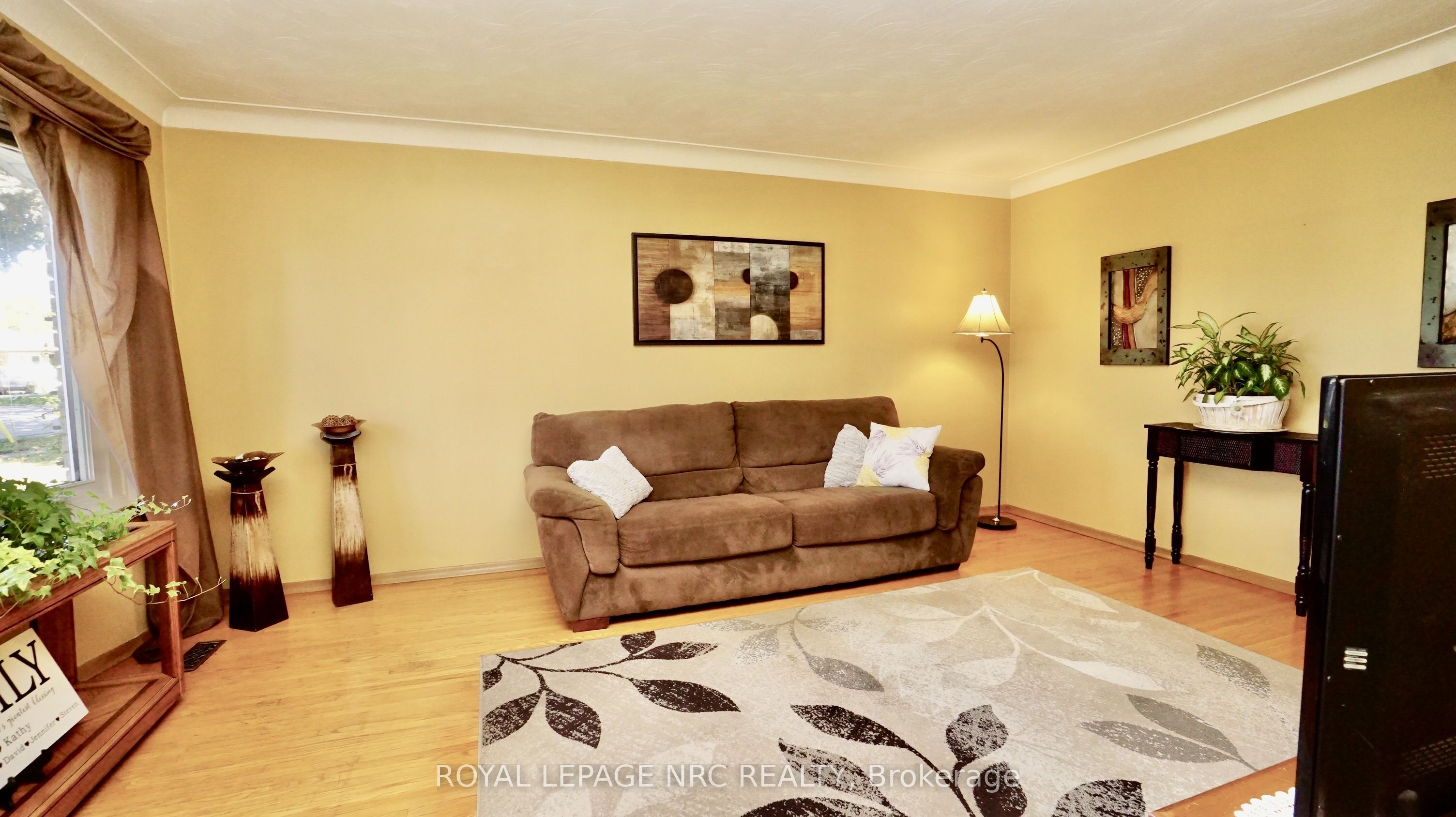 7030 Whitman Avenue Property Photo 5