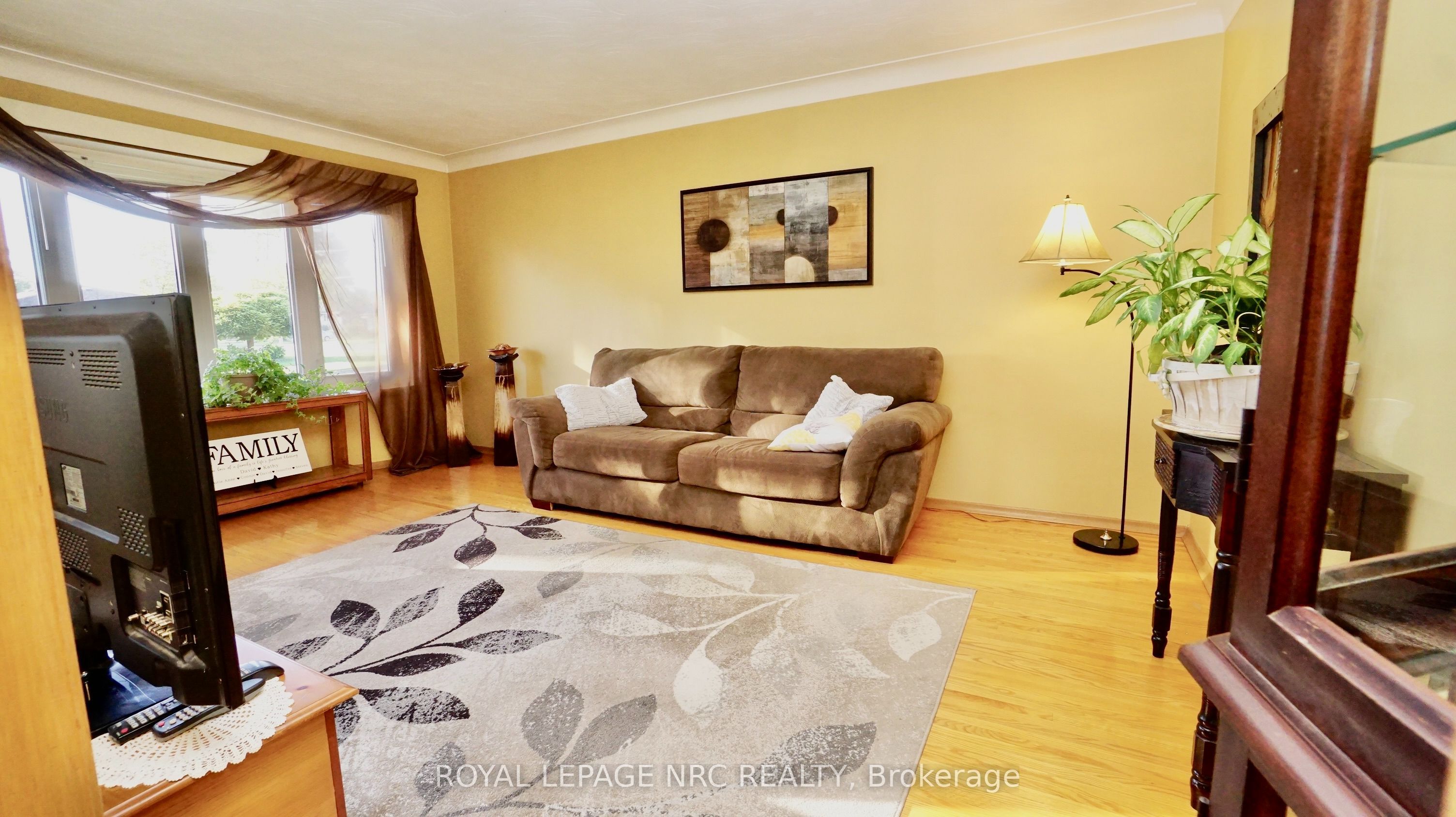 7030 Whitman Avenue Property Photo 7