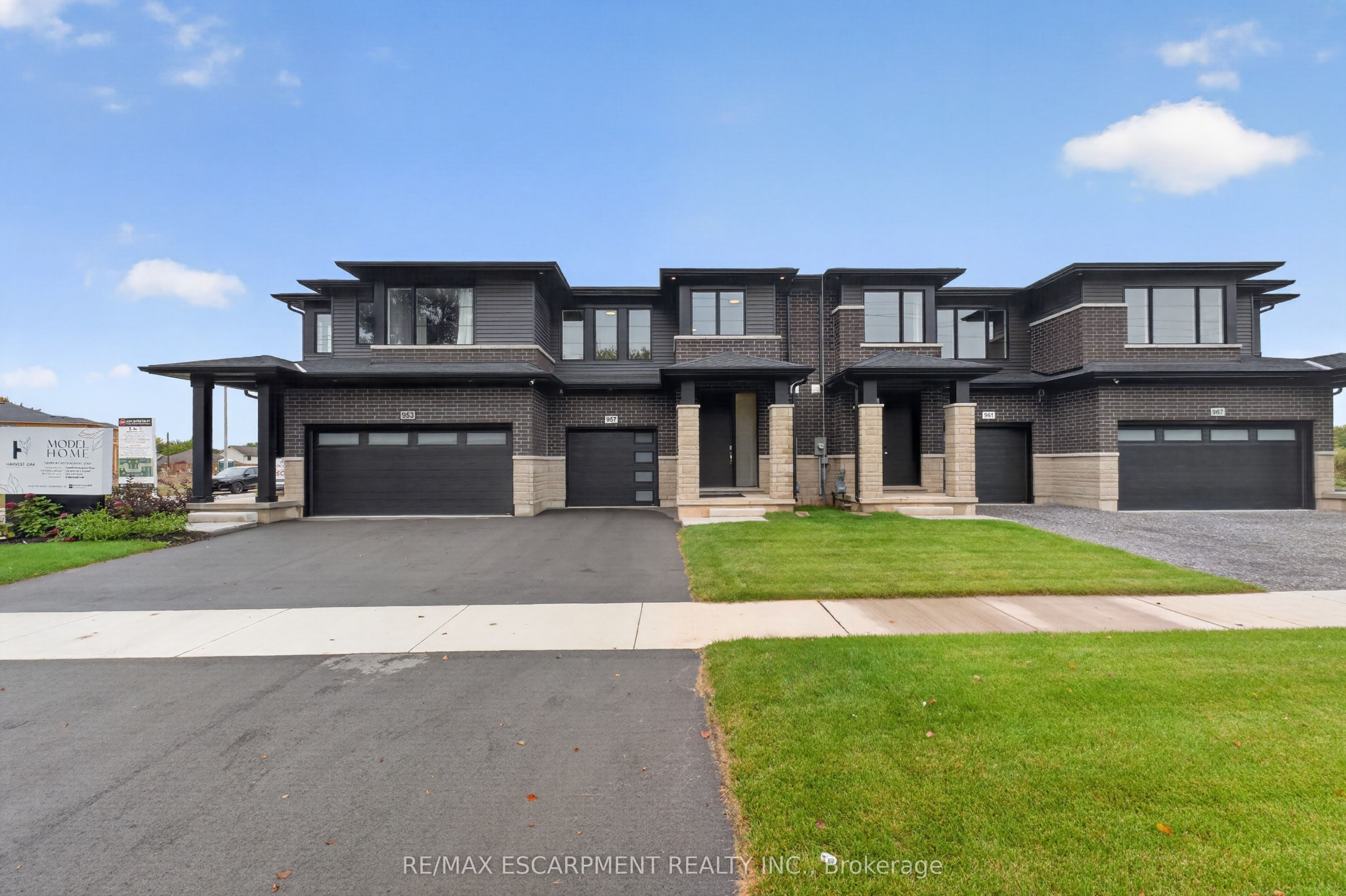 957 Clare Avenue Property Photo 4