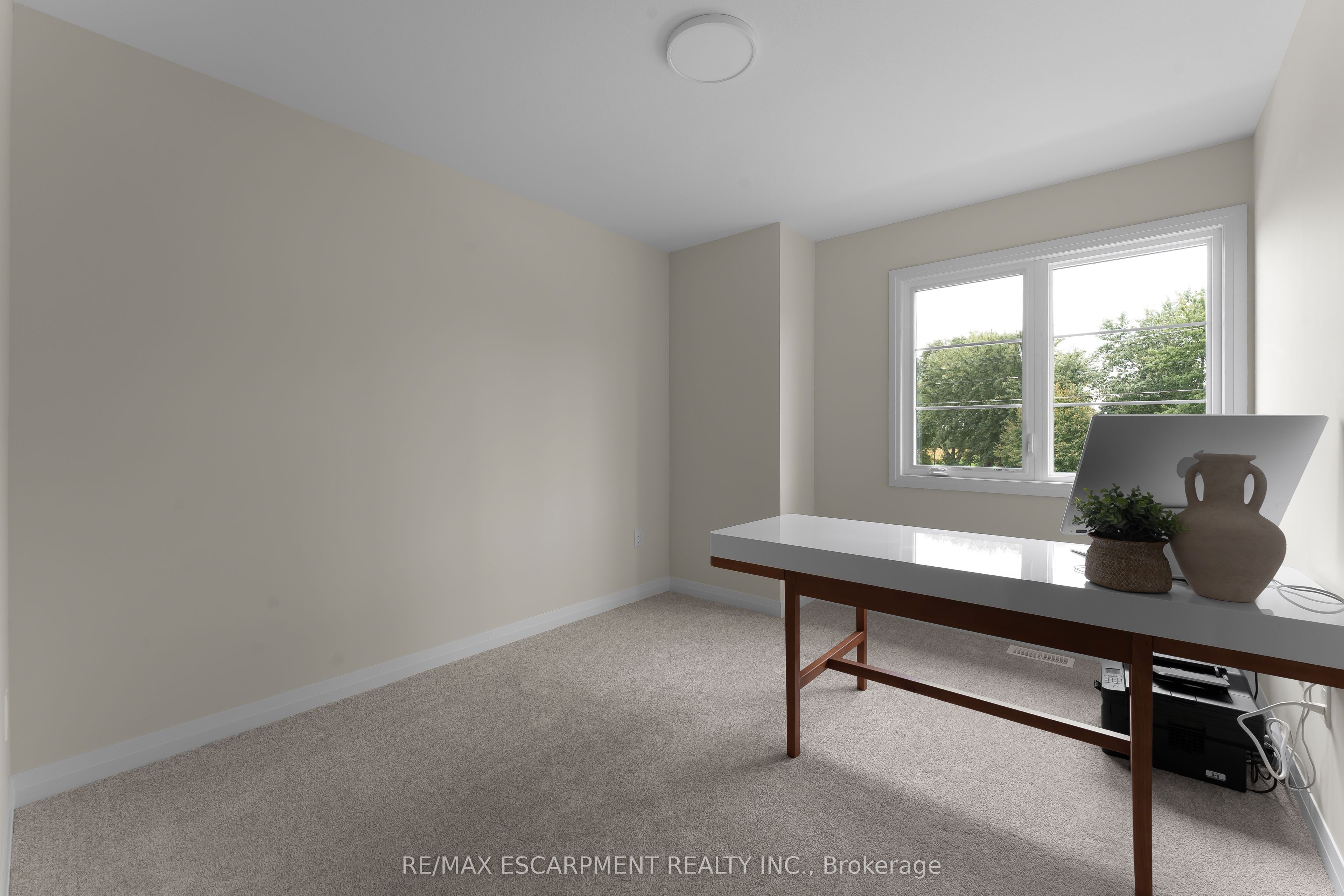 957 Clare Avenue Property Photo 12