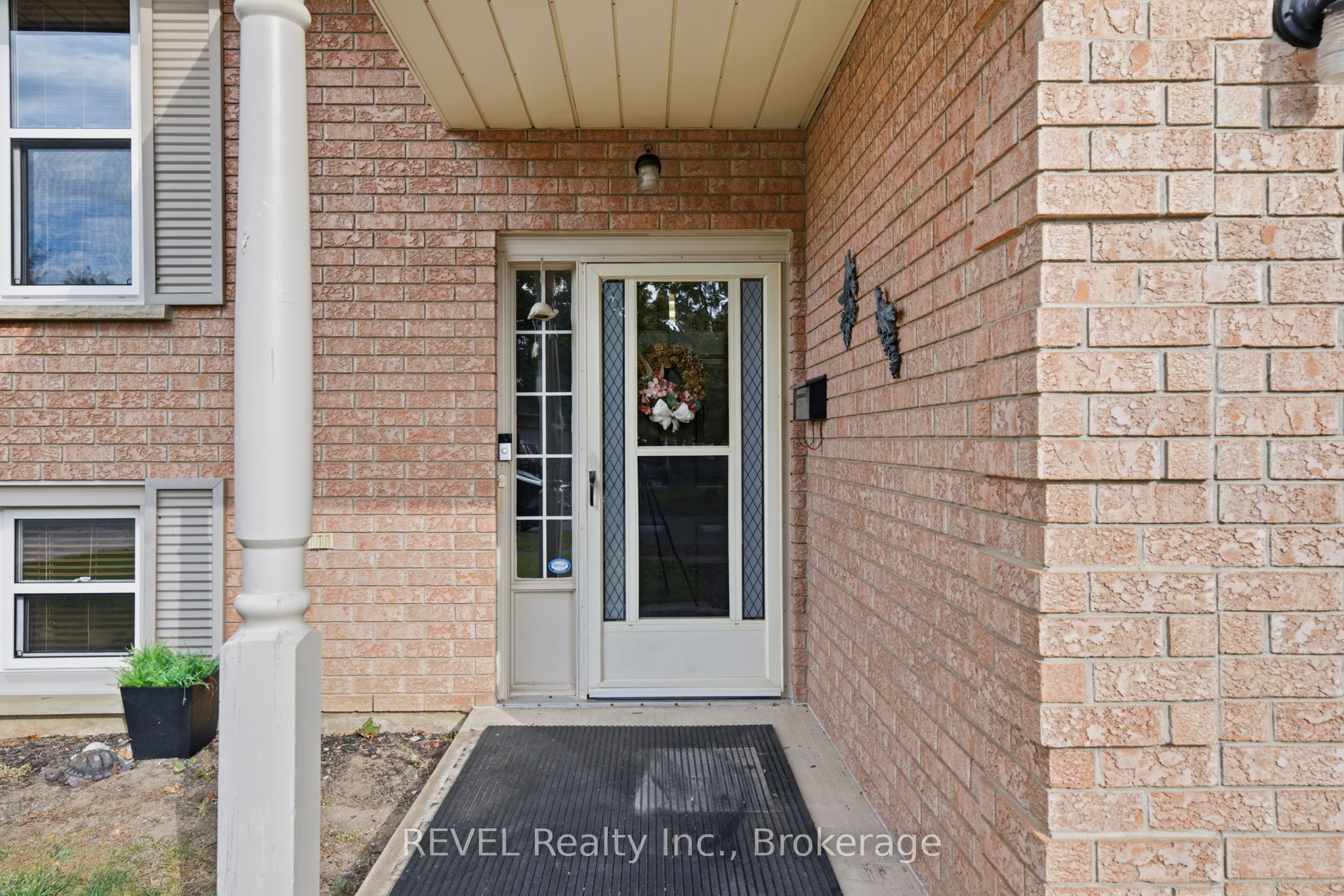 10 Michelle Drive Property Photo 4