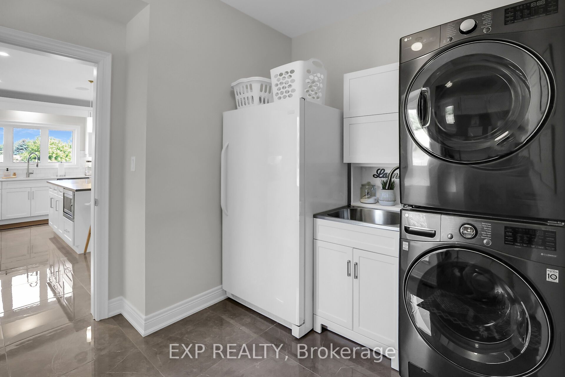 3608 Carolinia Court Property Photo 18