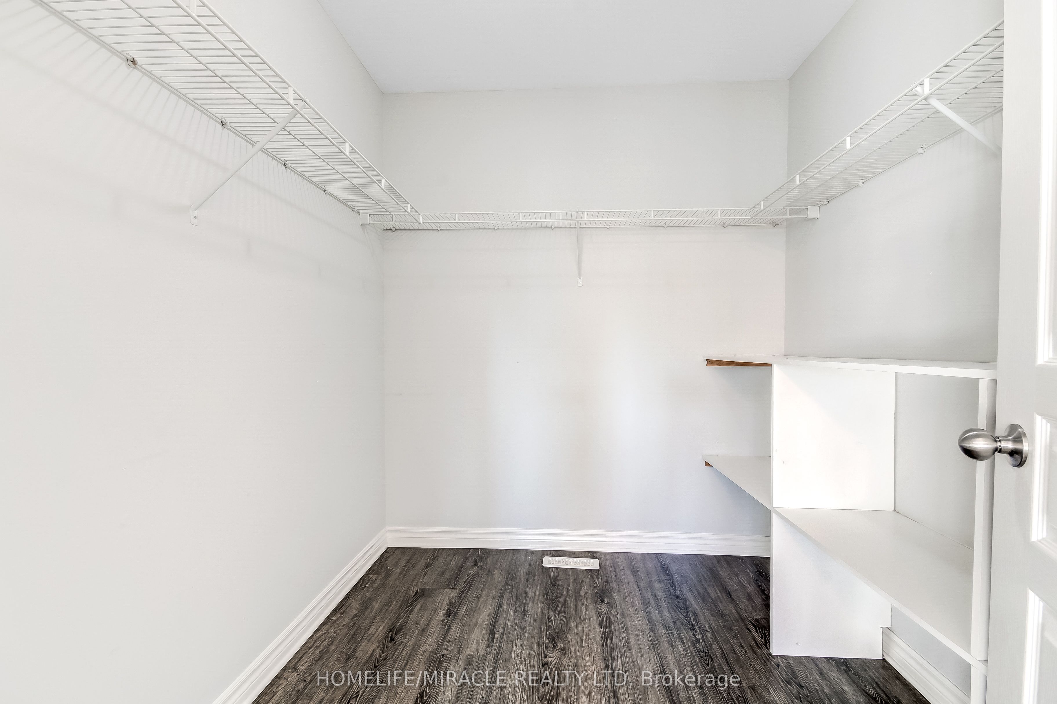 23 Willis Avenue Property Photo 16
