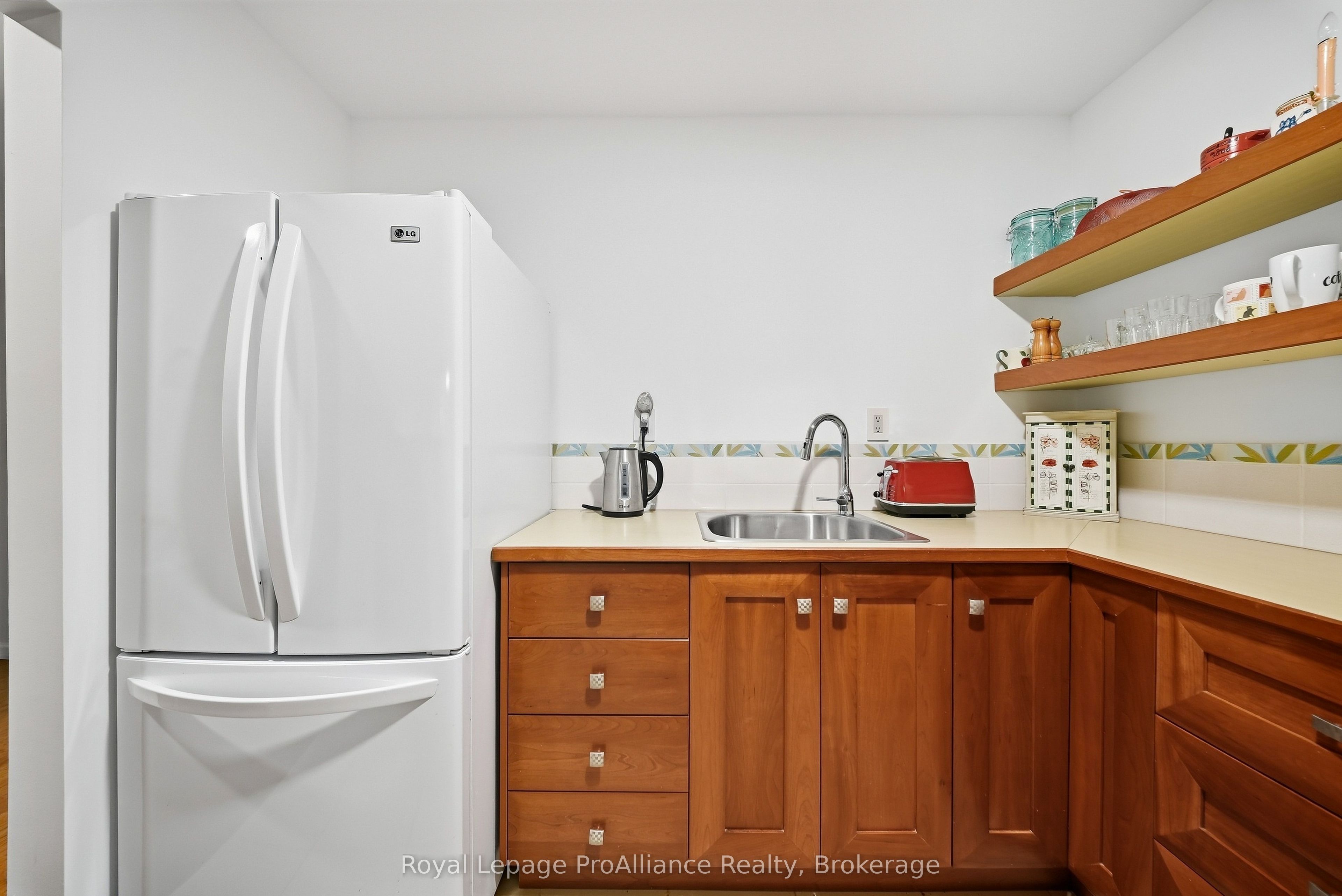 223 North Park Street 311c Property Photo 13