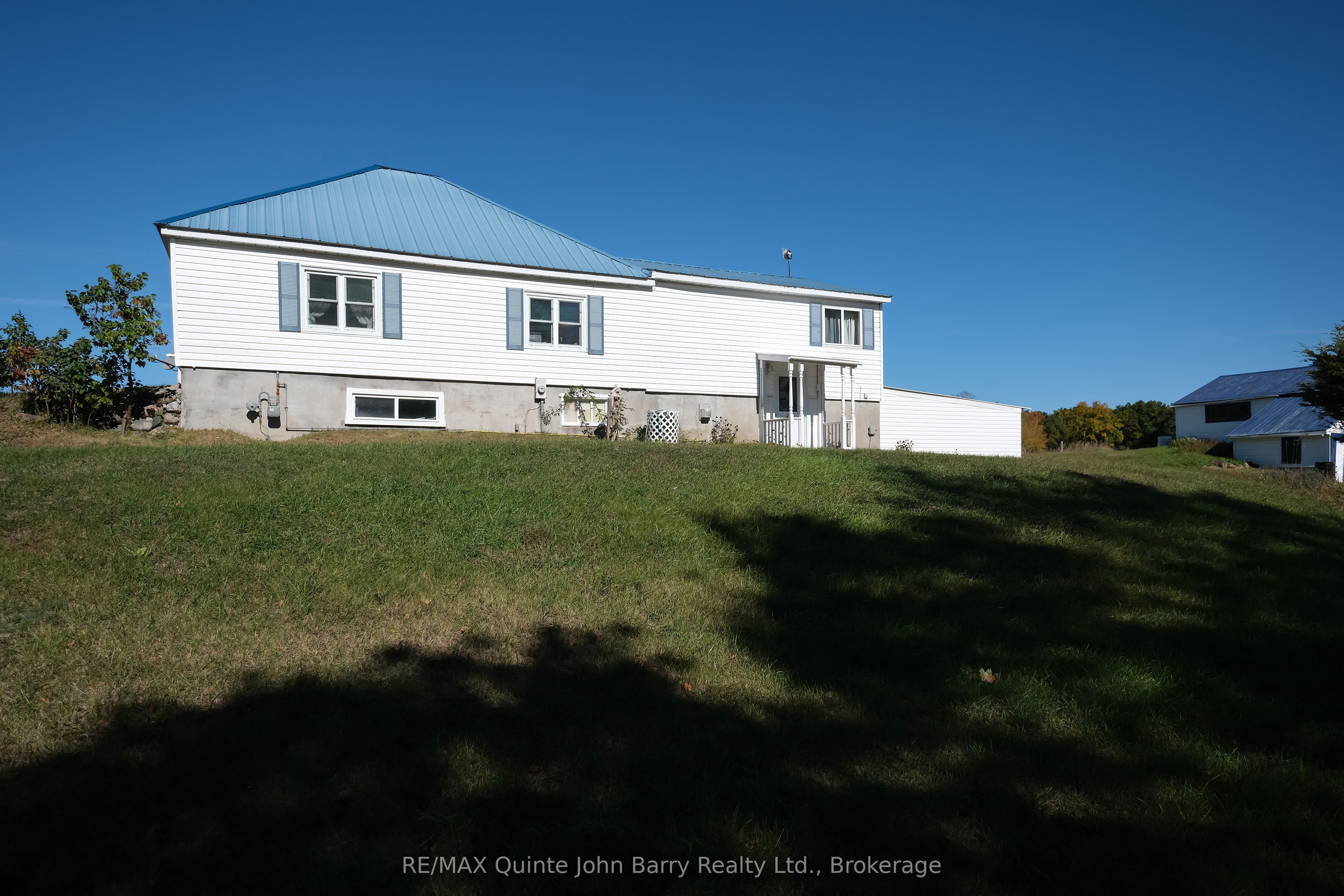 190 Downs Road Property Photo 1
