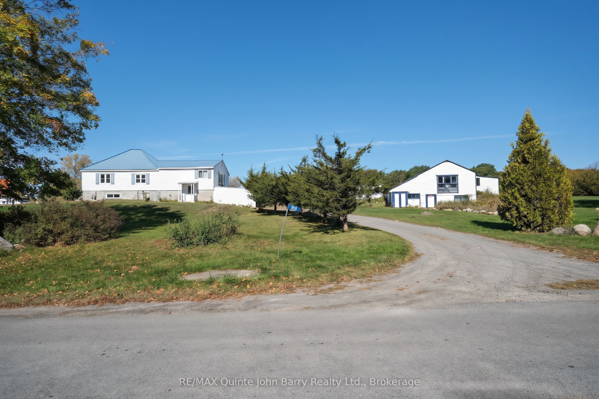 190 Downs Road Property Photo 4