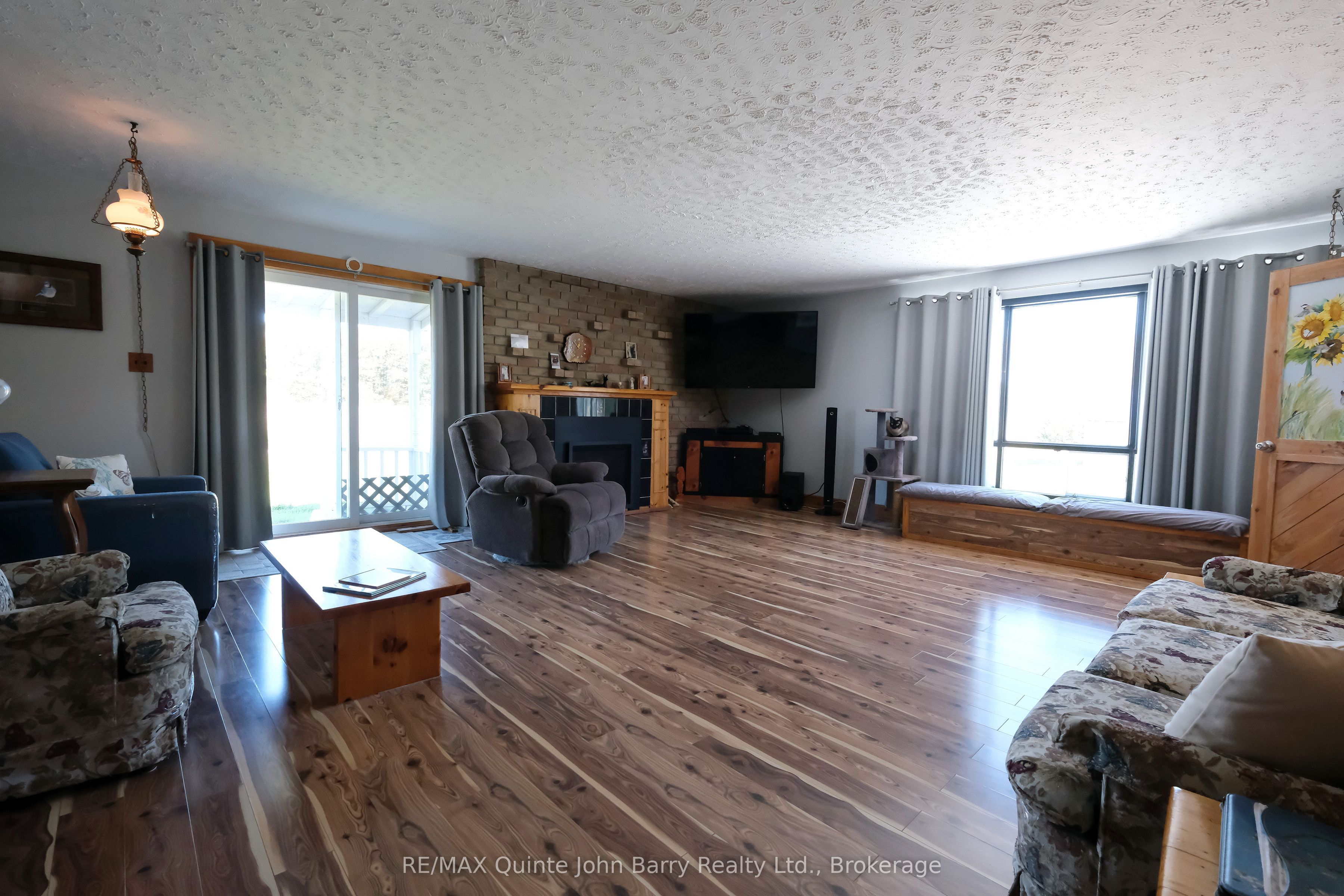 190 Downs Road Property Photo 8