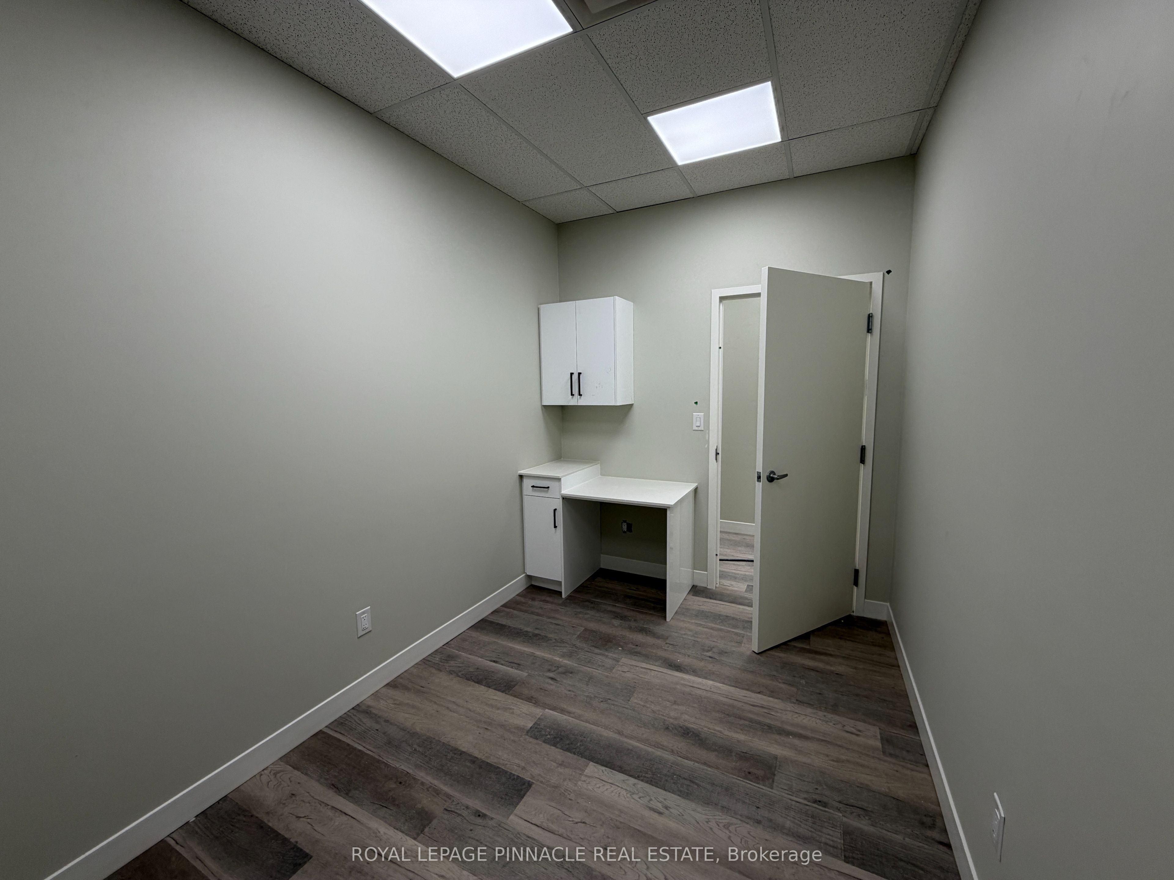 3 Cross Street 102-18 Property Photo 11